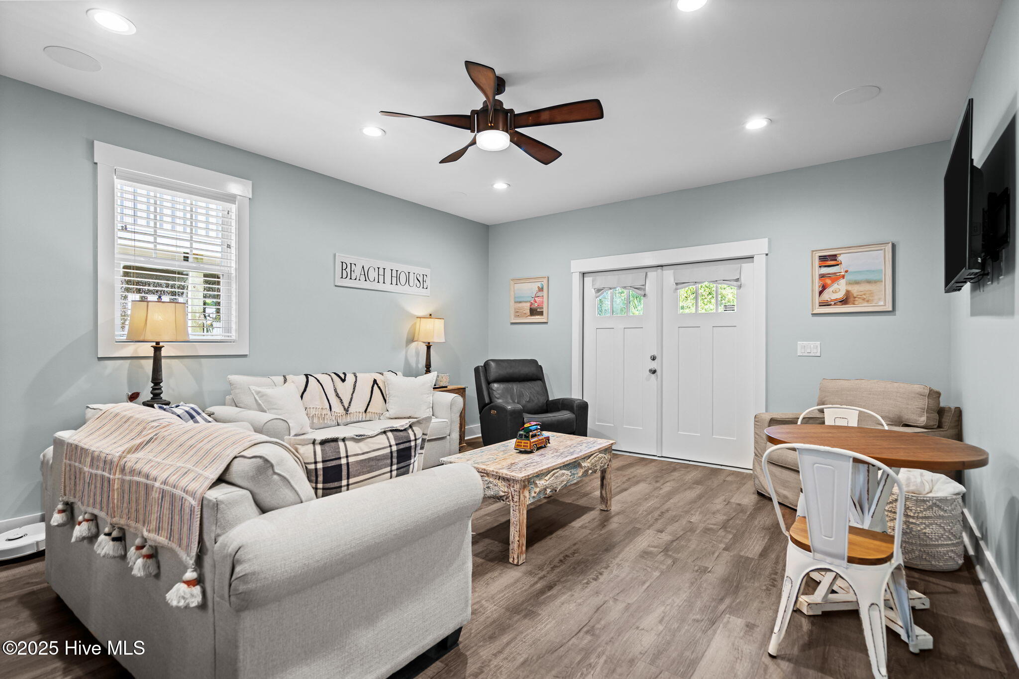 100521315 | Photo 28