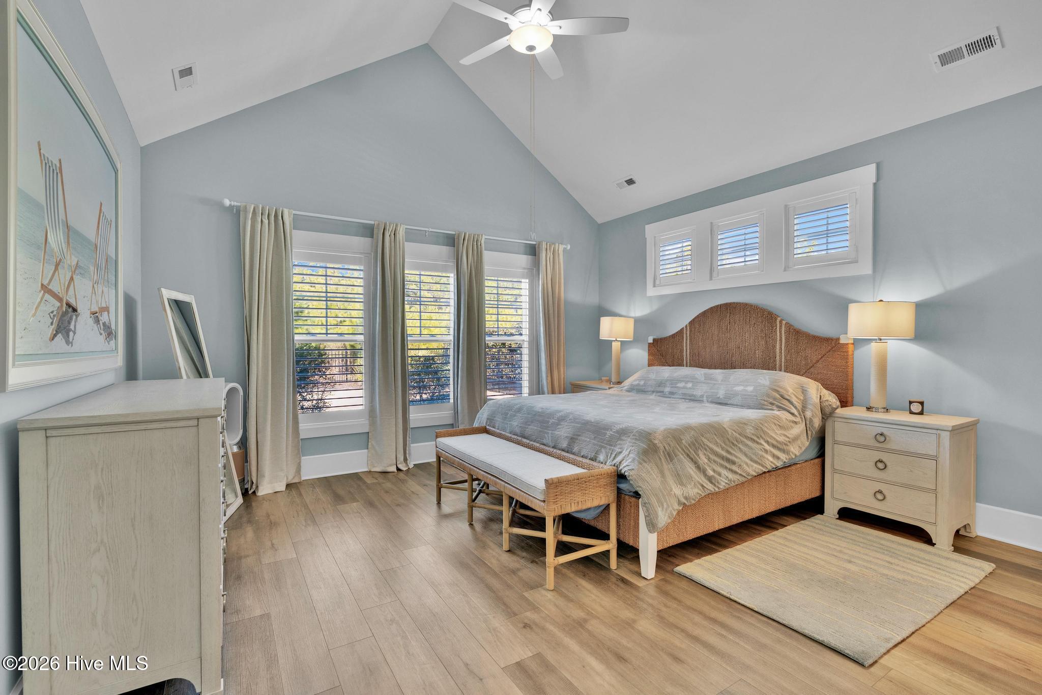 100554961 | Photo 24