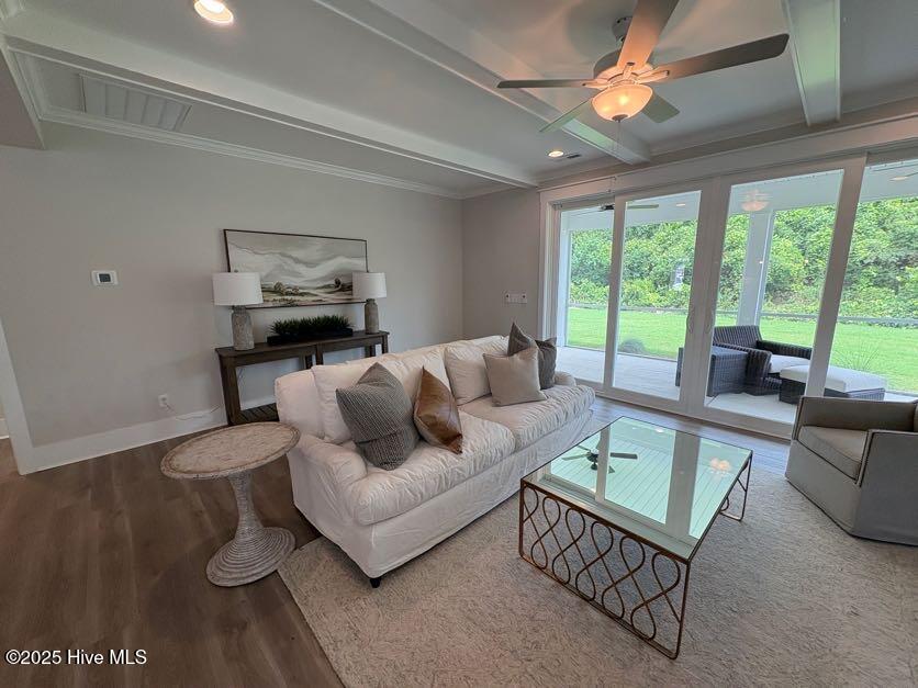 100503303 | Photo 11