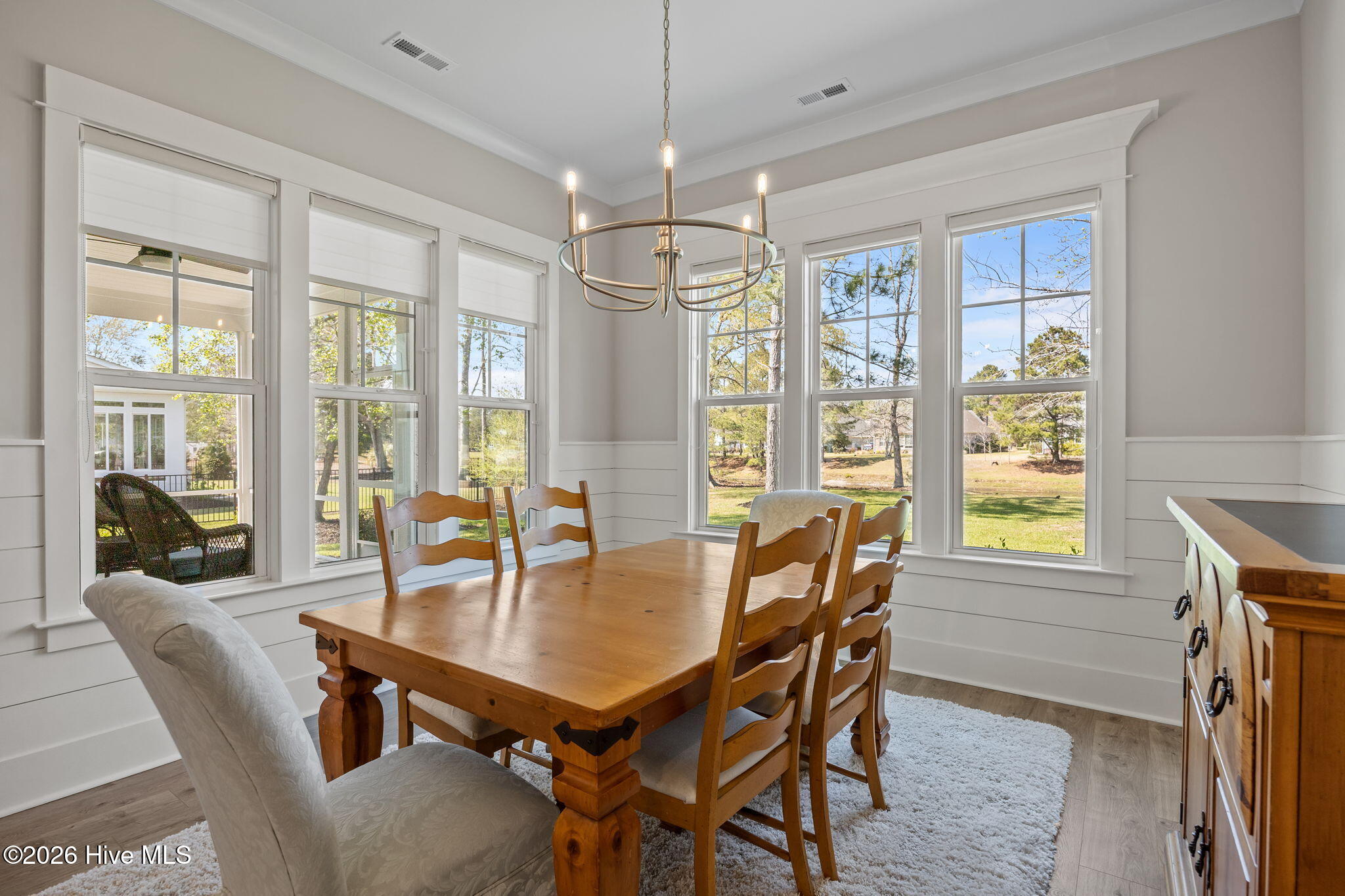 100563731 | Photo 29