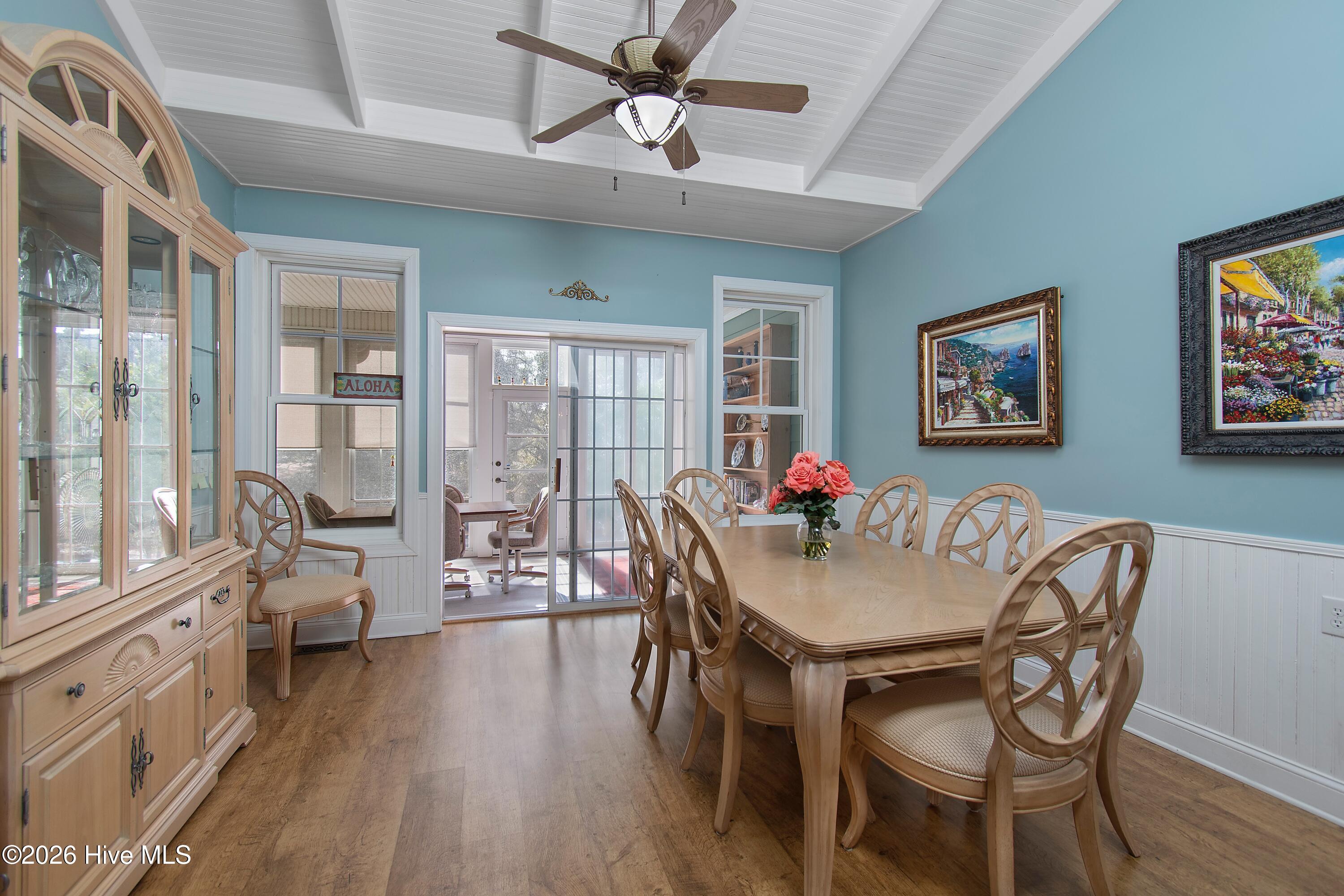 100556962 | Photo 17