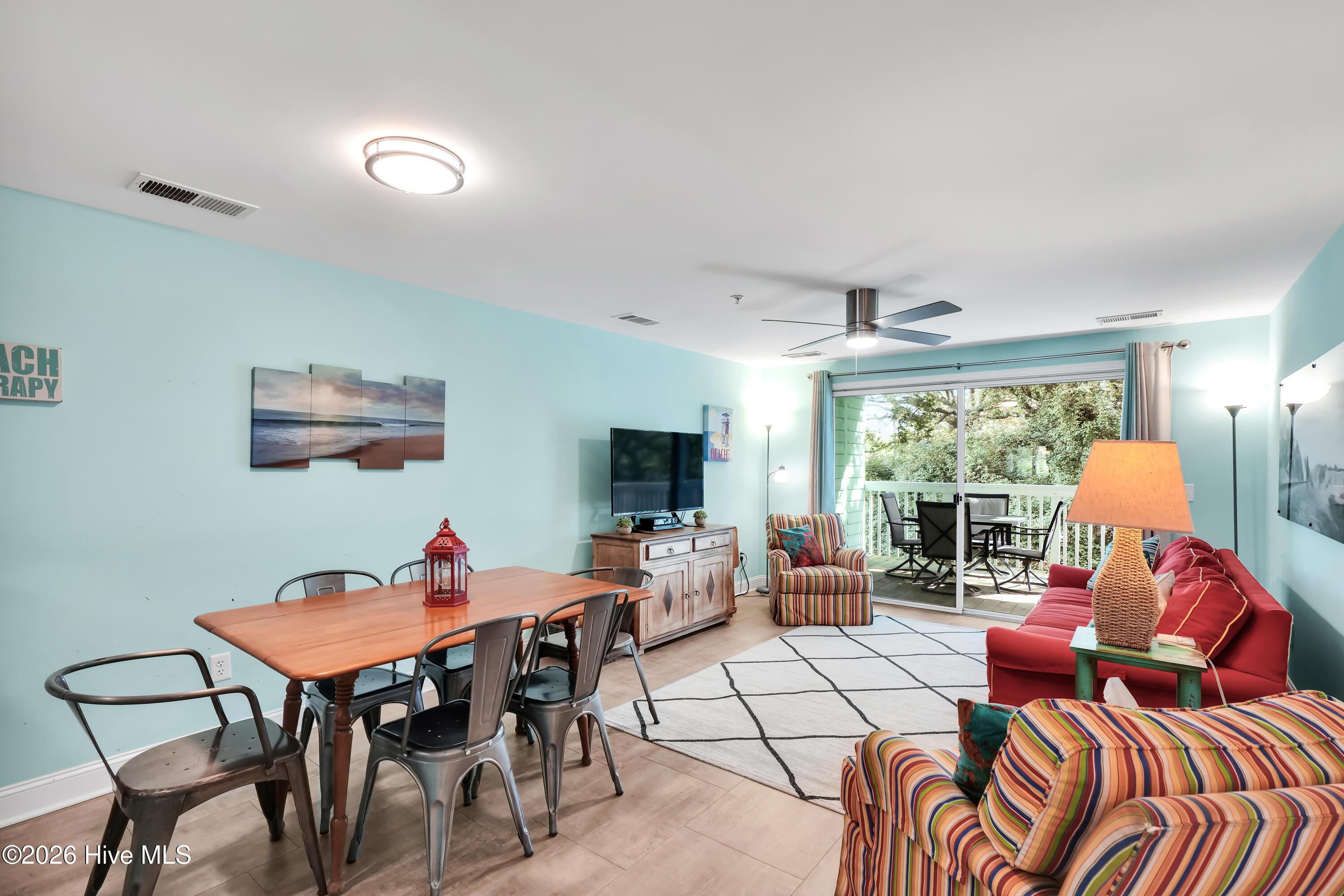 100568340 | Photo 10