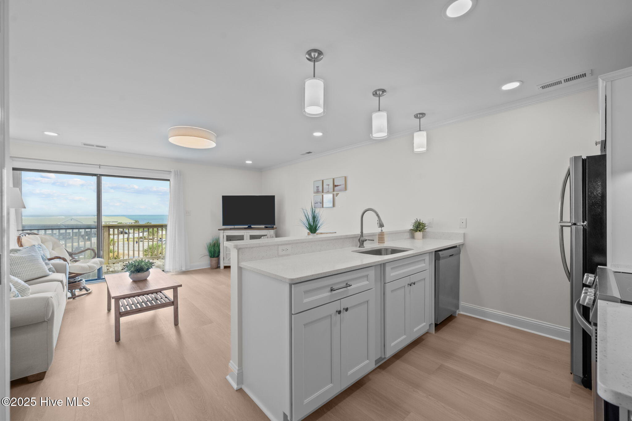 100520970 | Photo 13