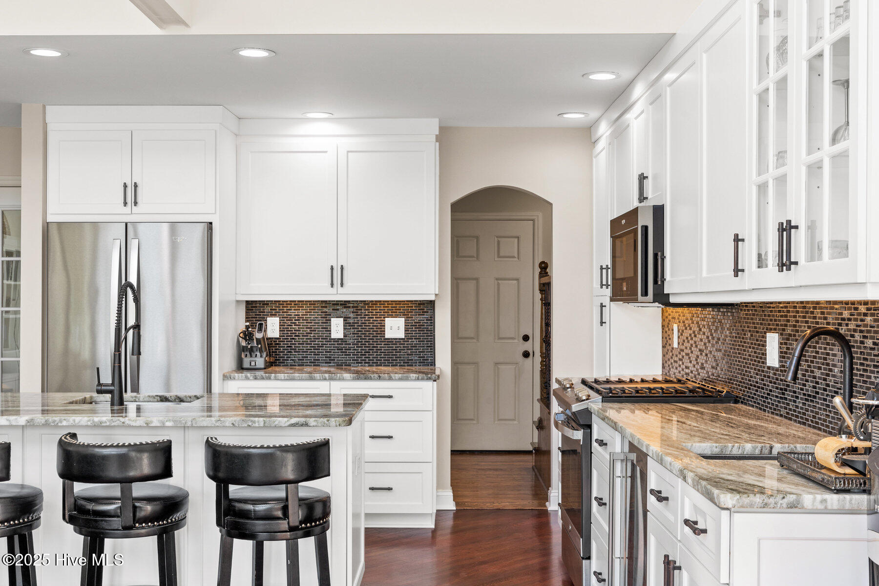 100497400 | Photo 12