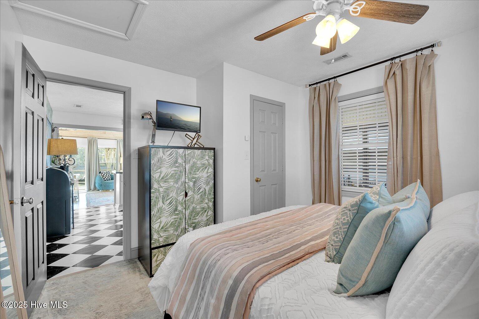 100497695 | Photo 22