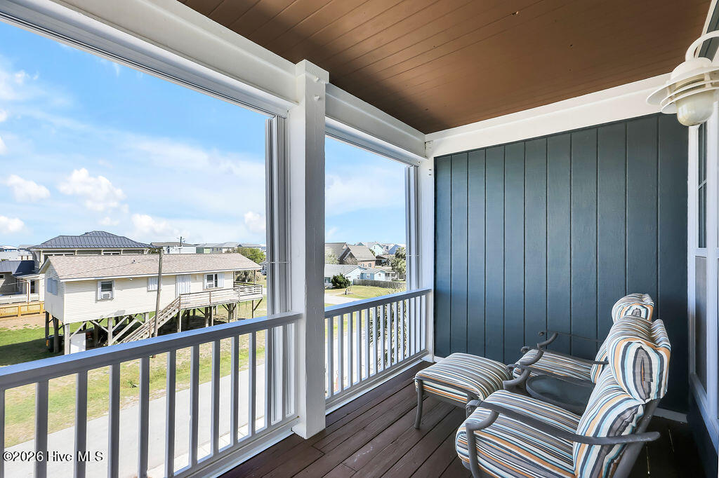 100564963 | Photo 61