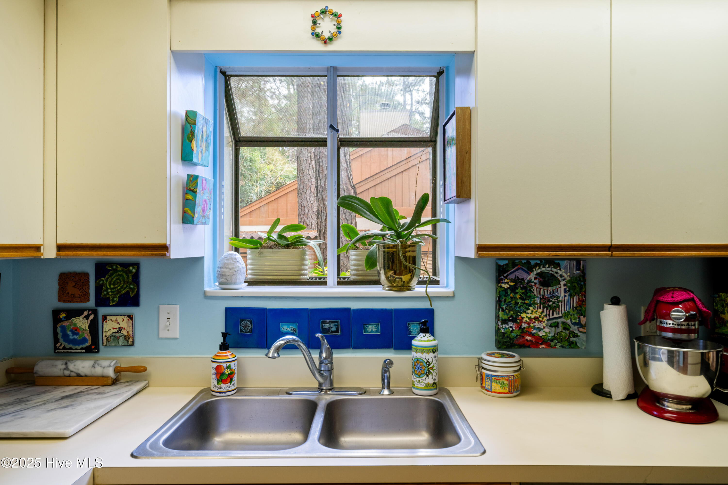 100543776 | Photo 24