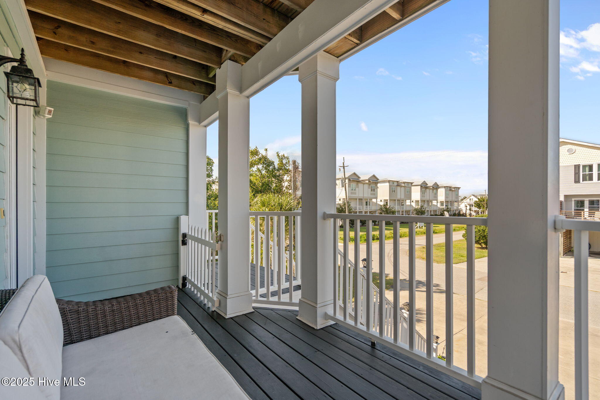 100528642 | Photo 33