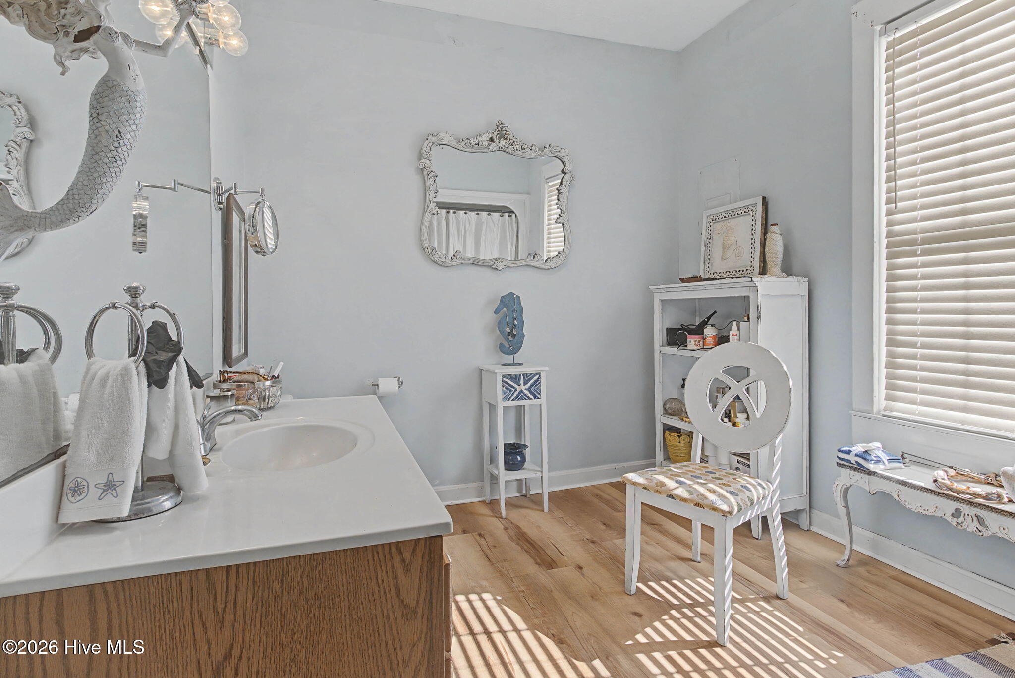 100556985 | Photo 16