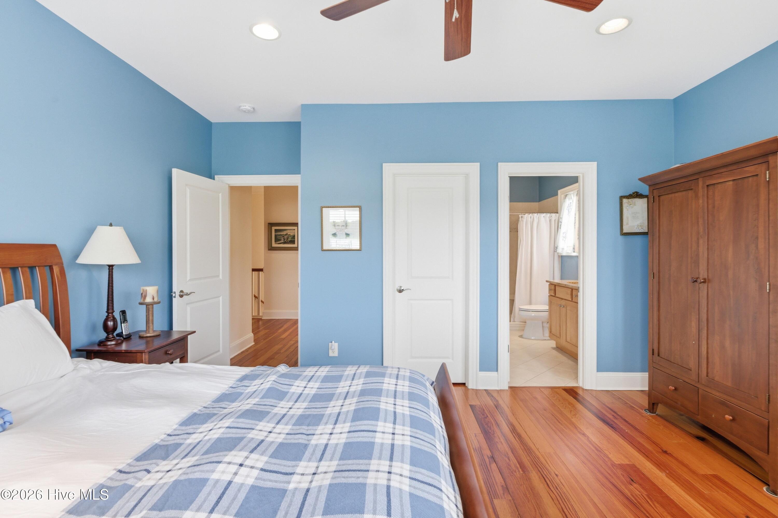 100564058 | Photo 36