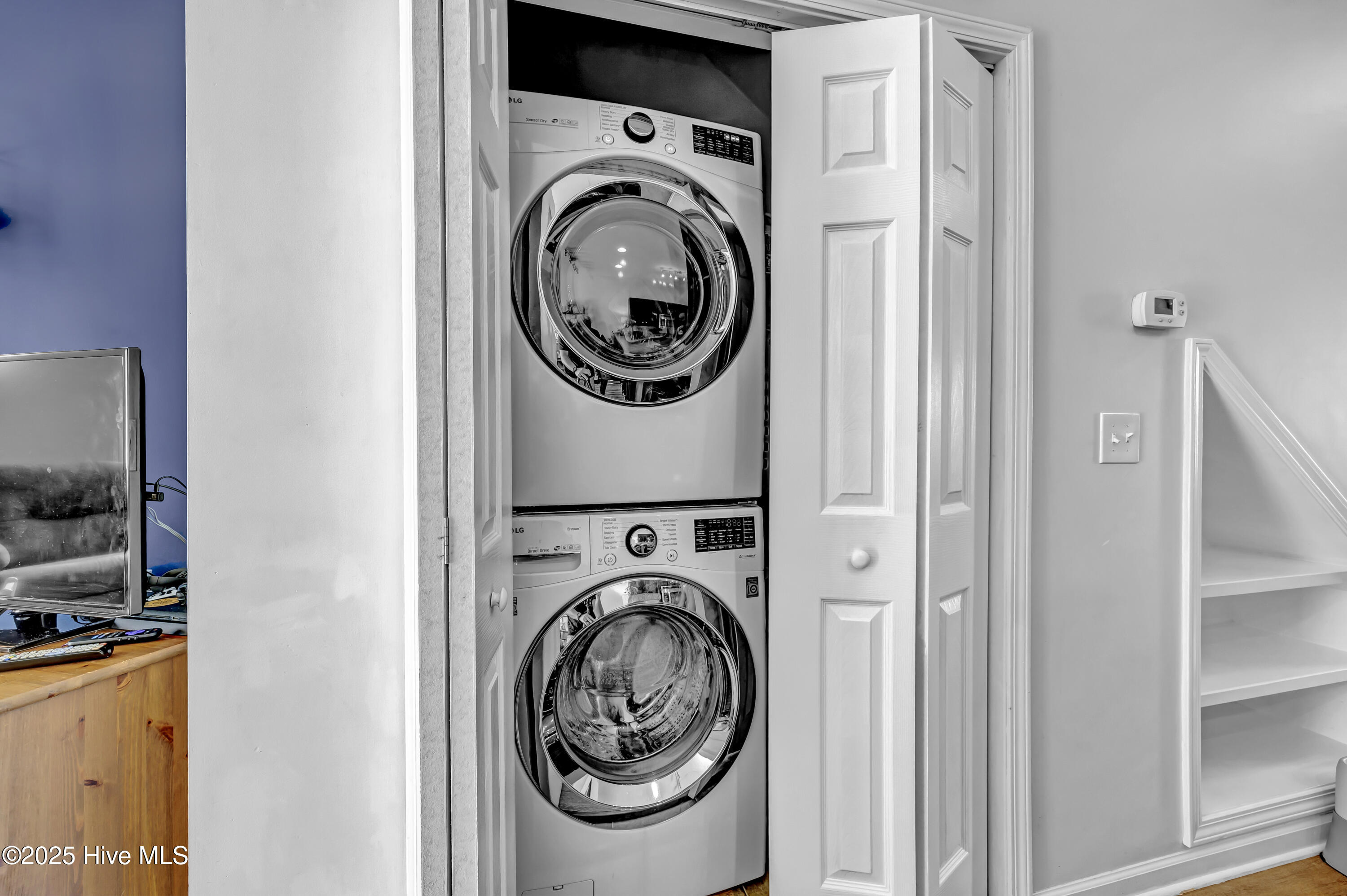 100525009 | Photo 19