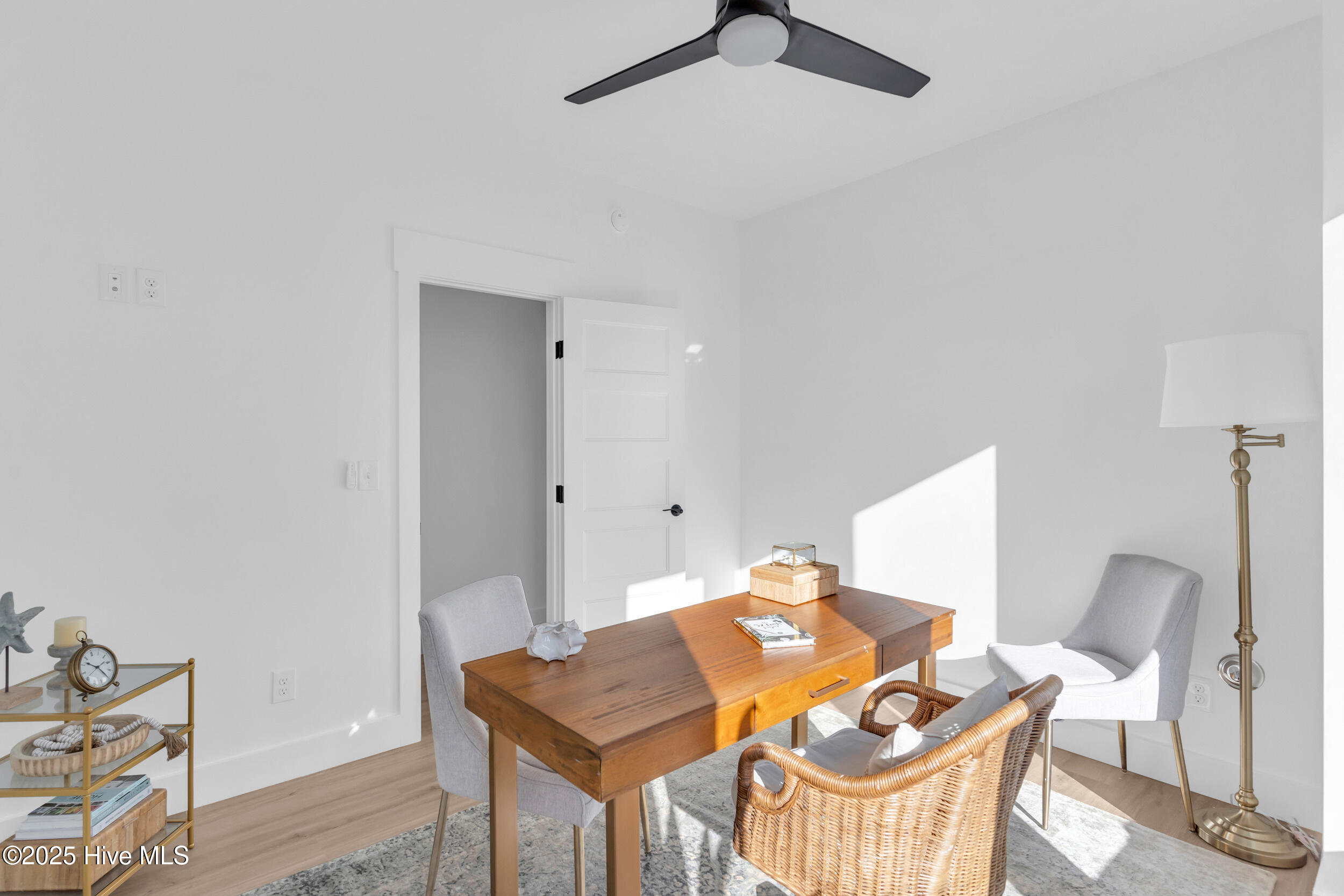 100509677 | Photo 26