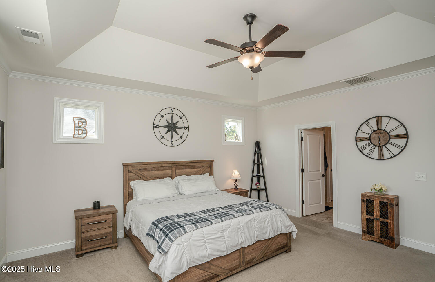 100547229 | Photo 29