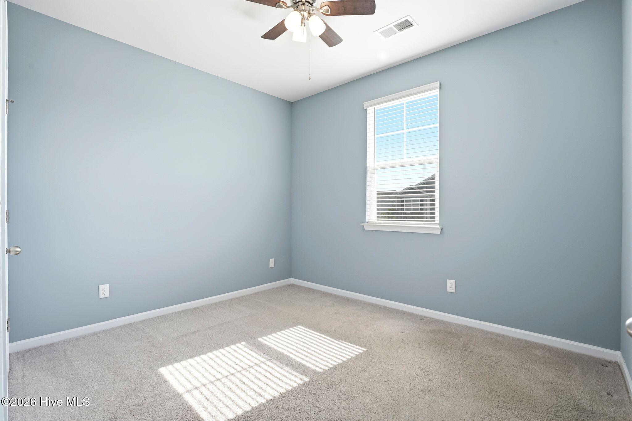 100562900 | Photo 26