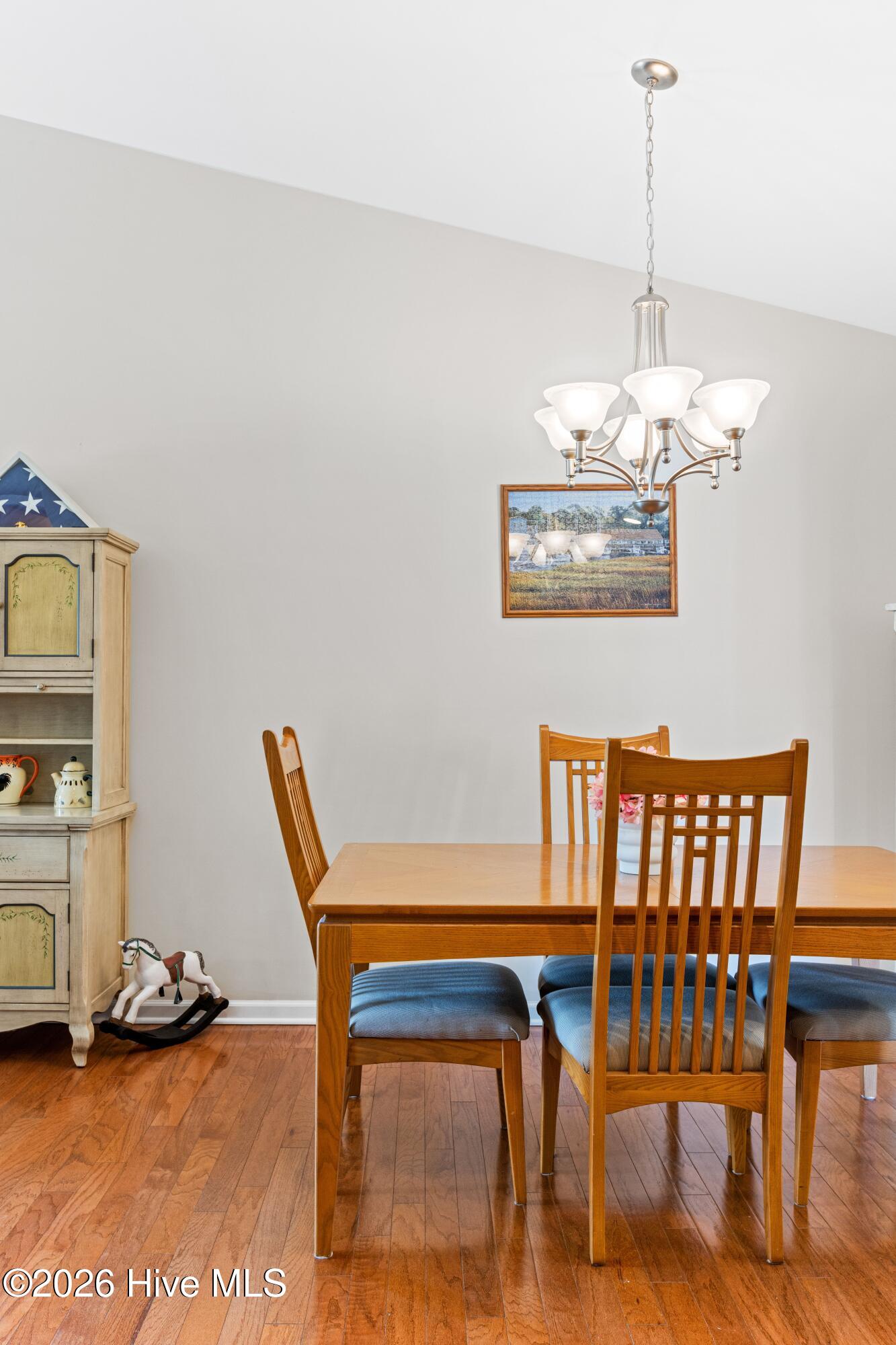 100554021 | Photo 11