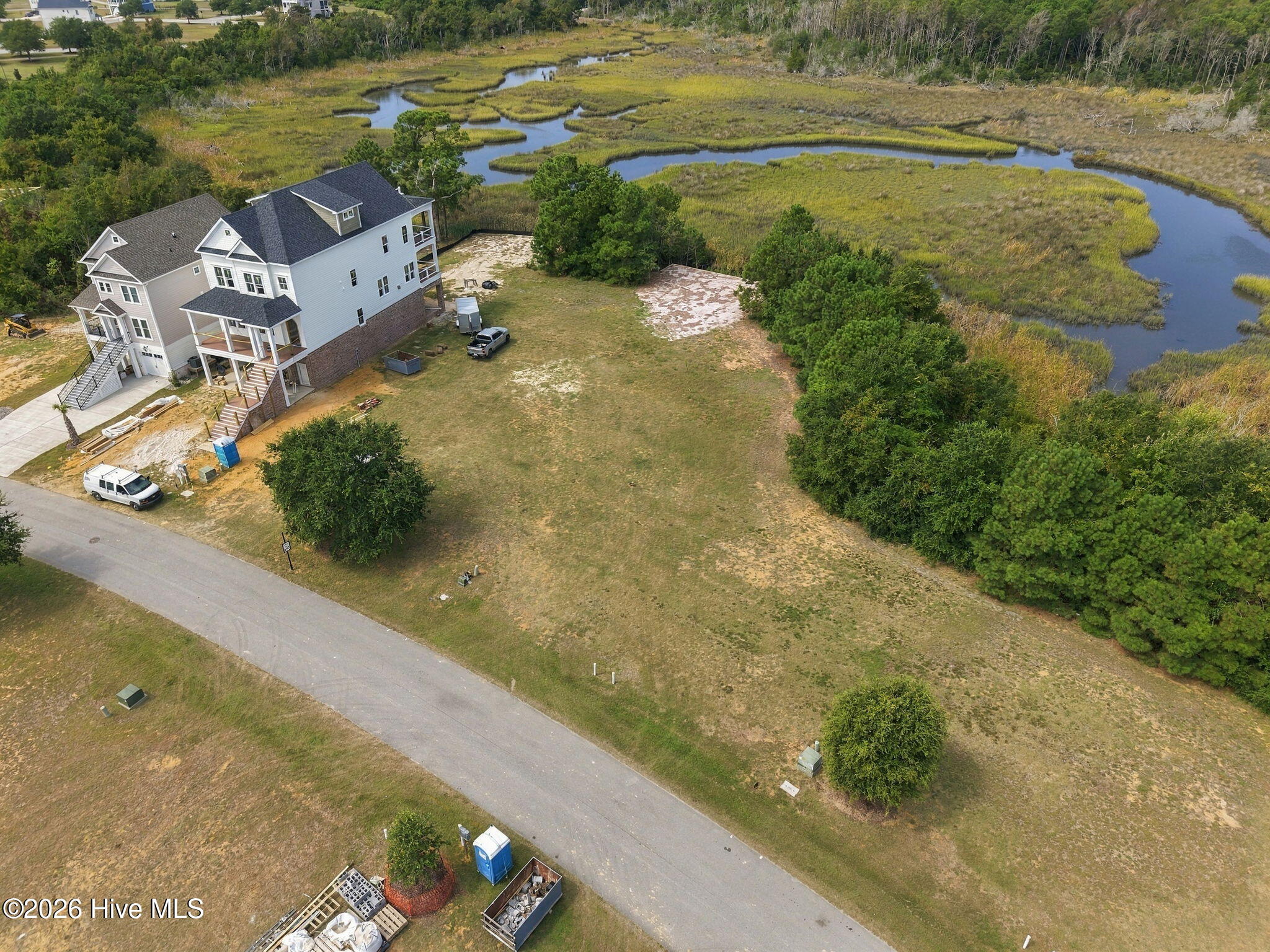 100605418 | Photo 2