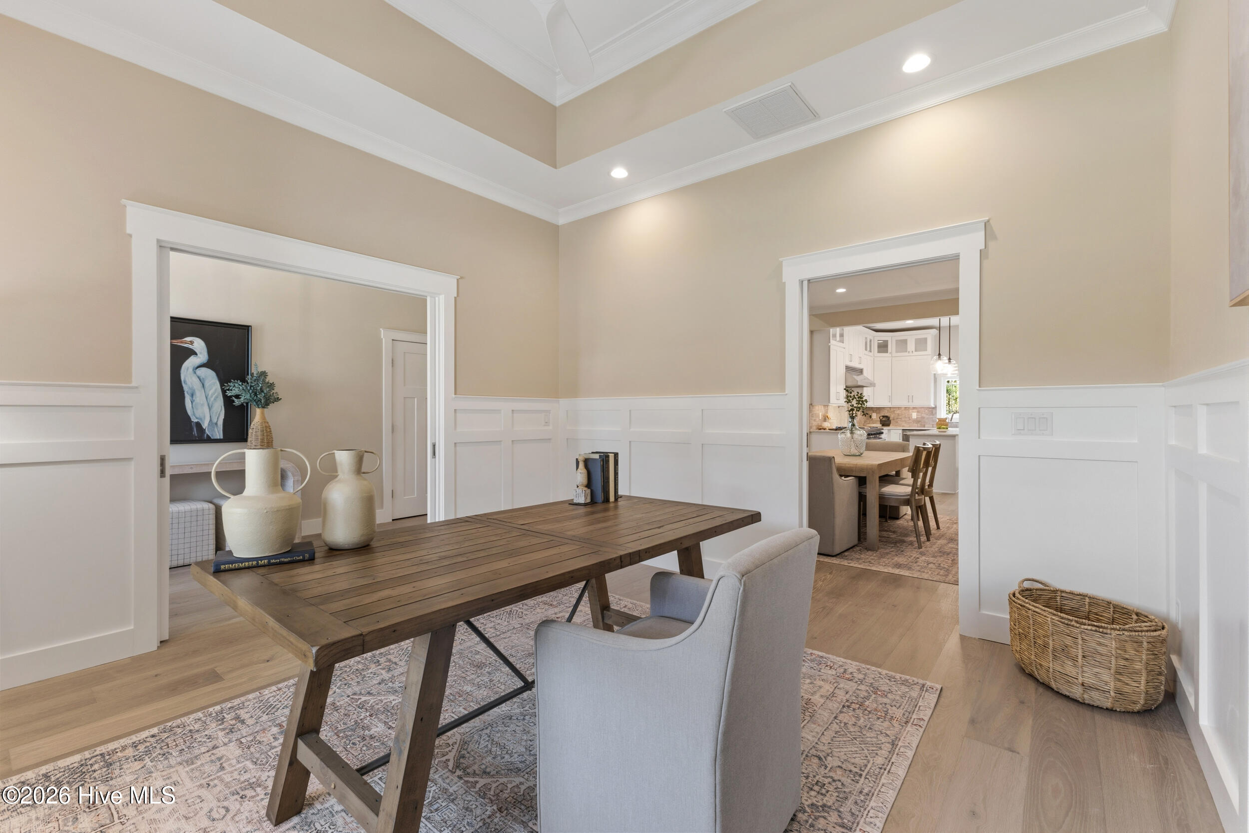 100566568 | Photo 25