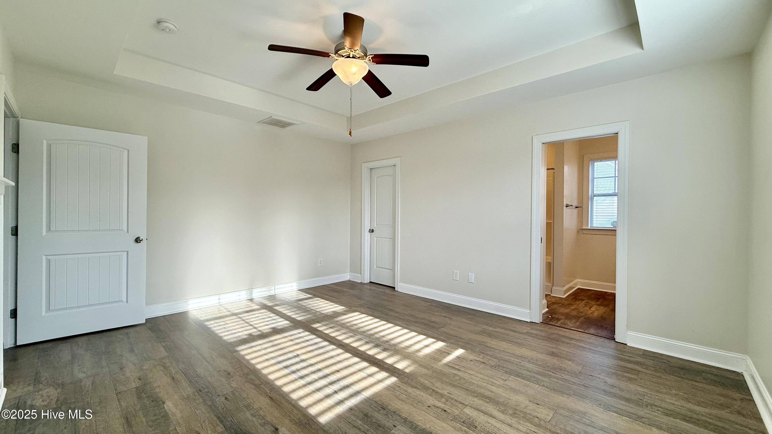 100559412 | Photo 18