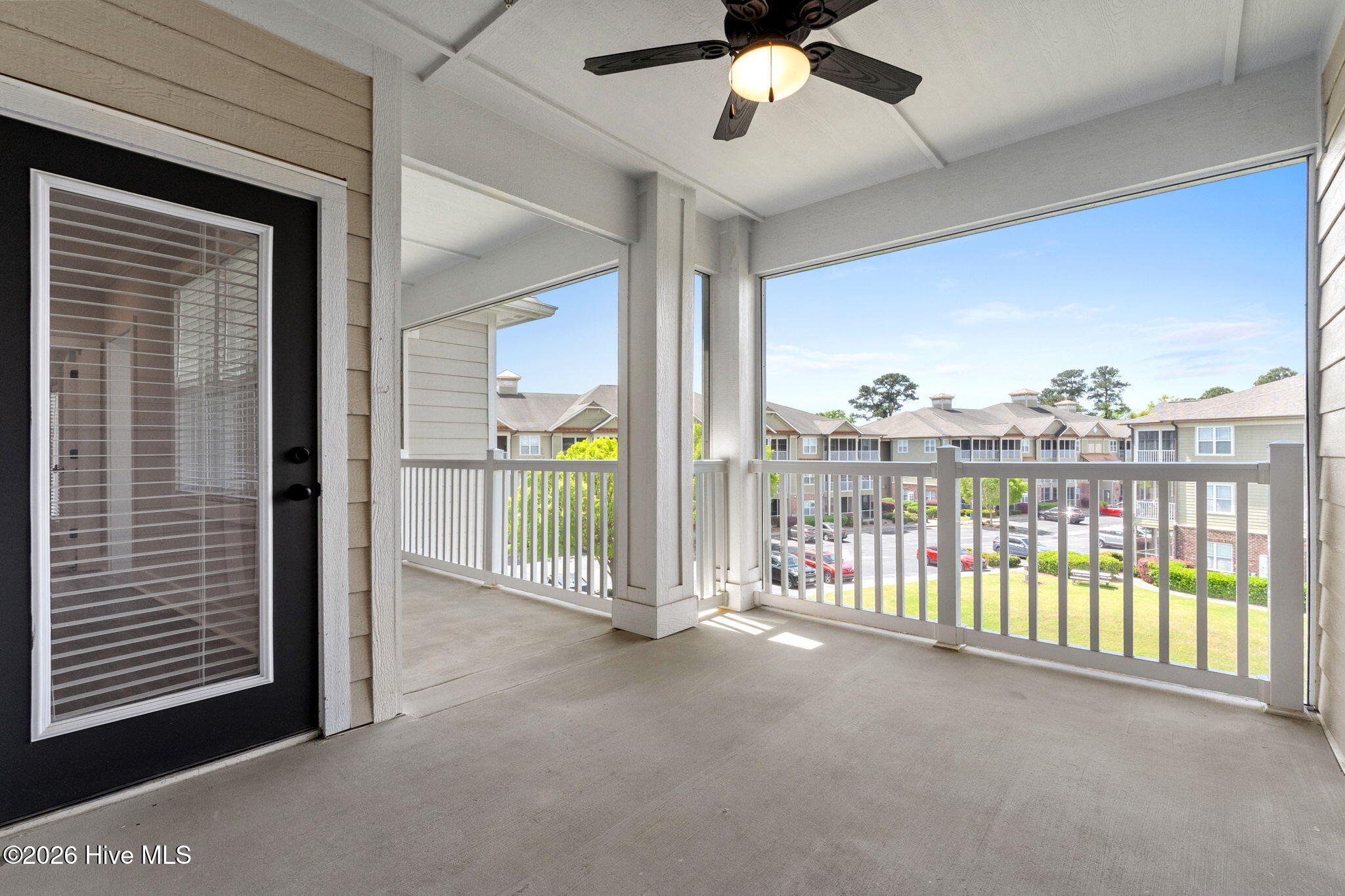 100566084 | Photo 20