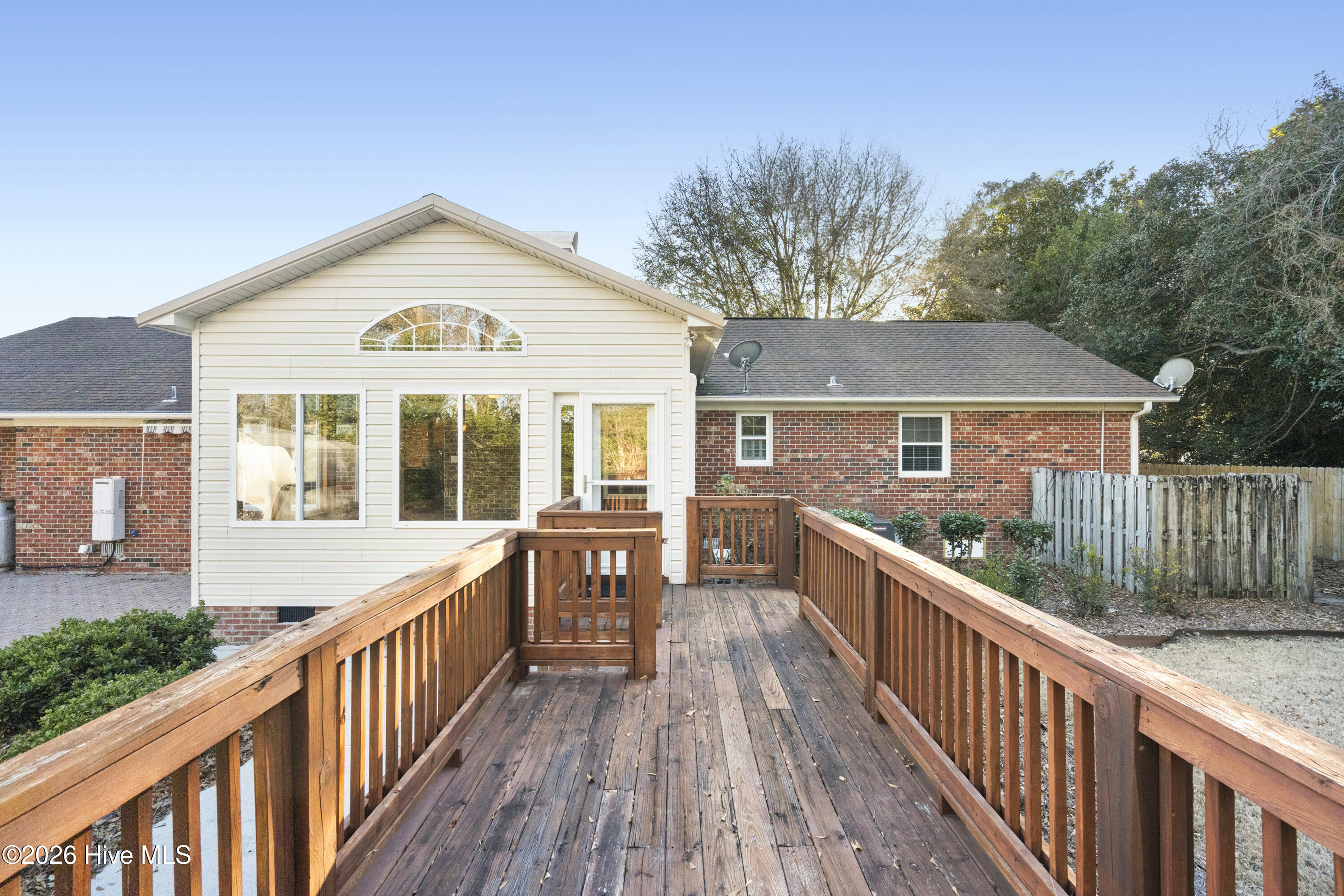 100549887 | Photo 59