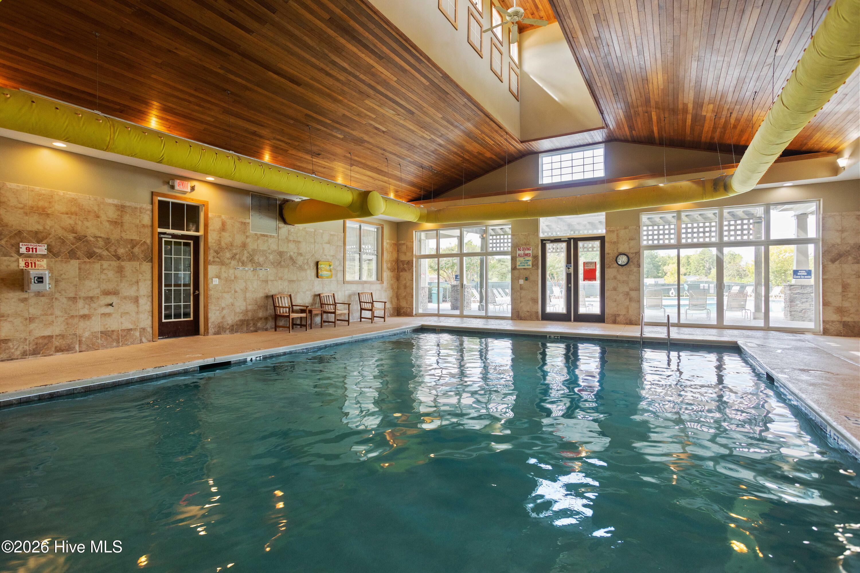 100553434 | Photo 37