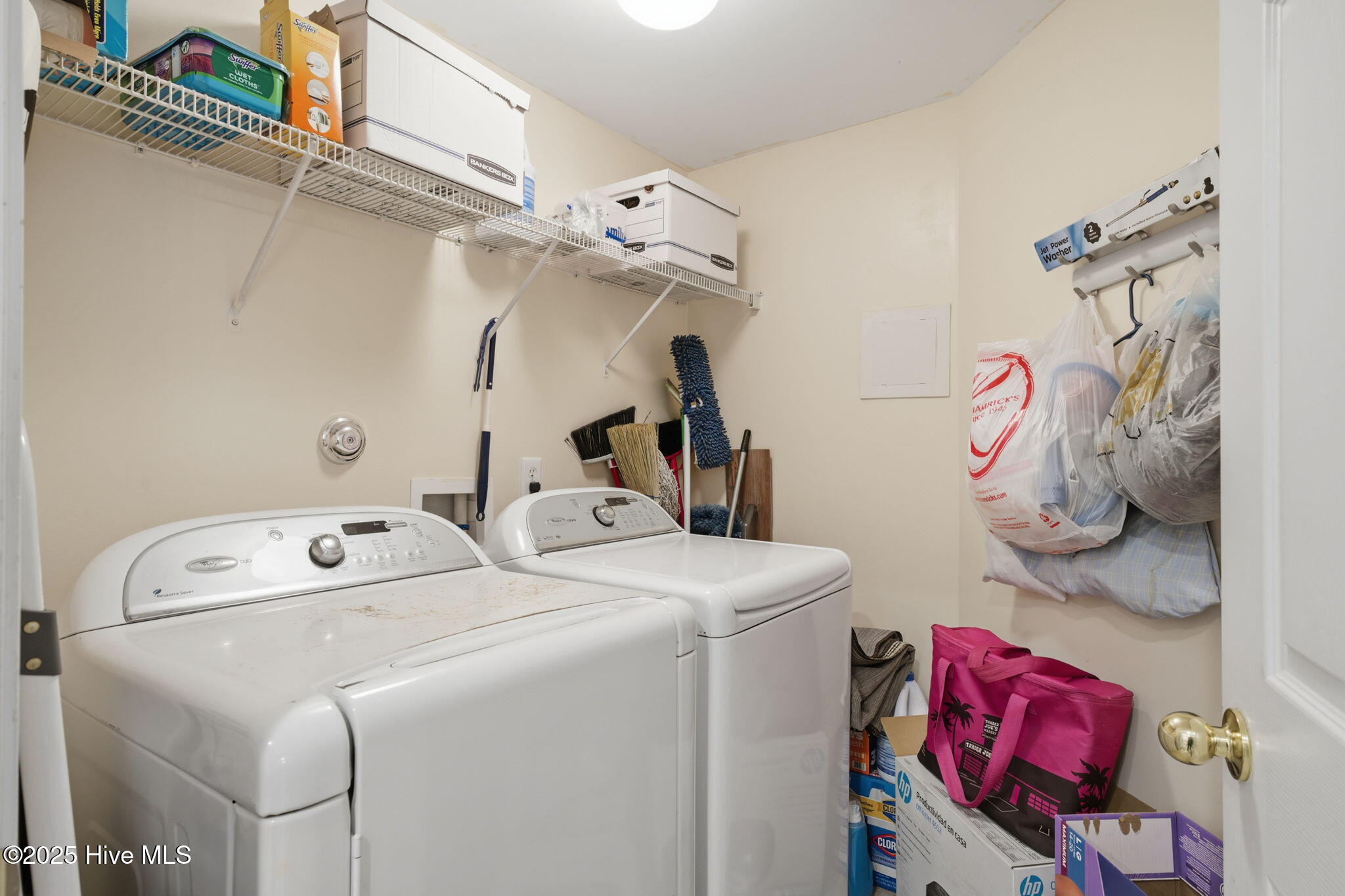 100546979 | Photo 27