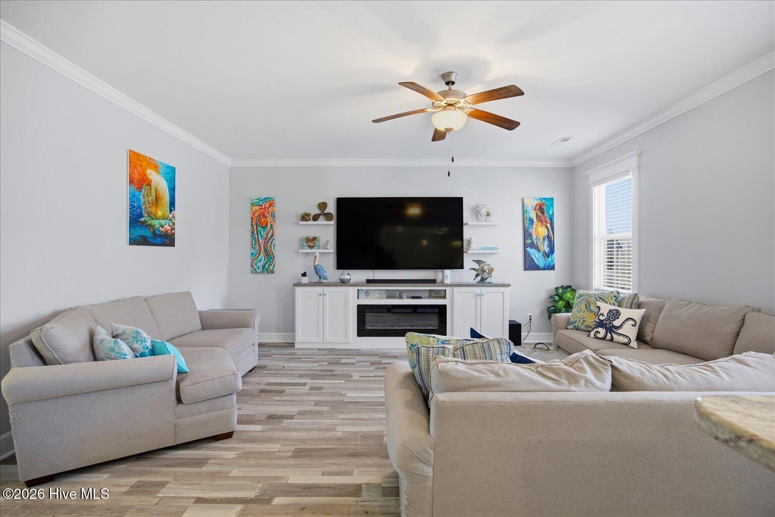 100563352 | Photo 10