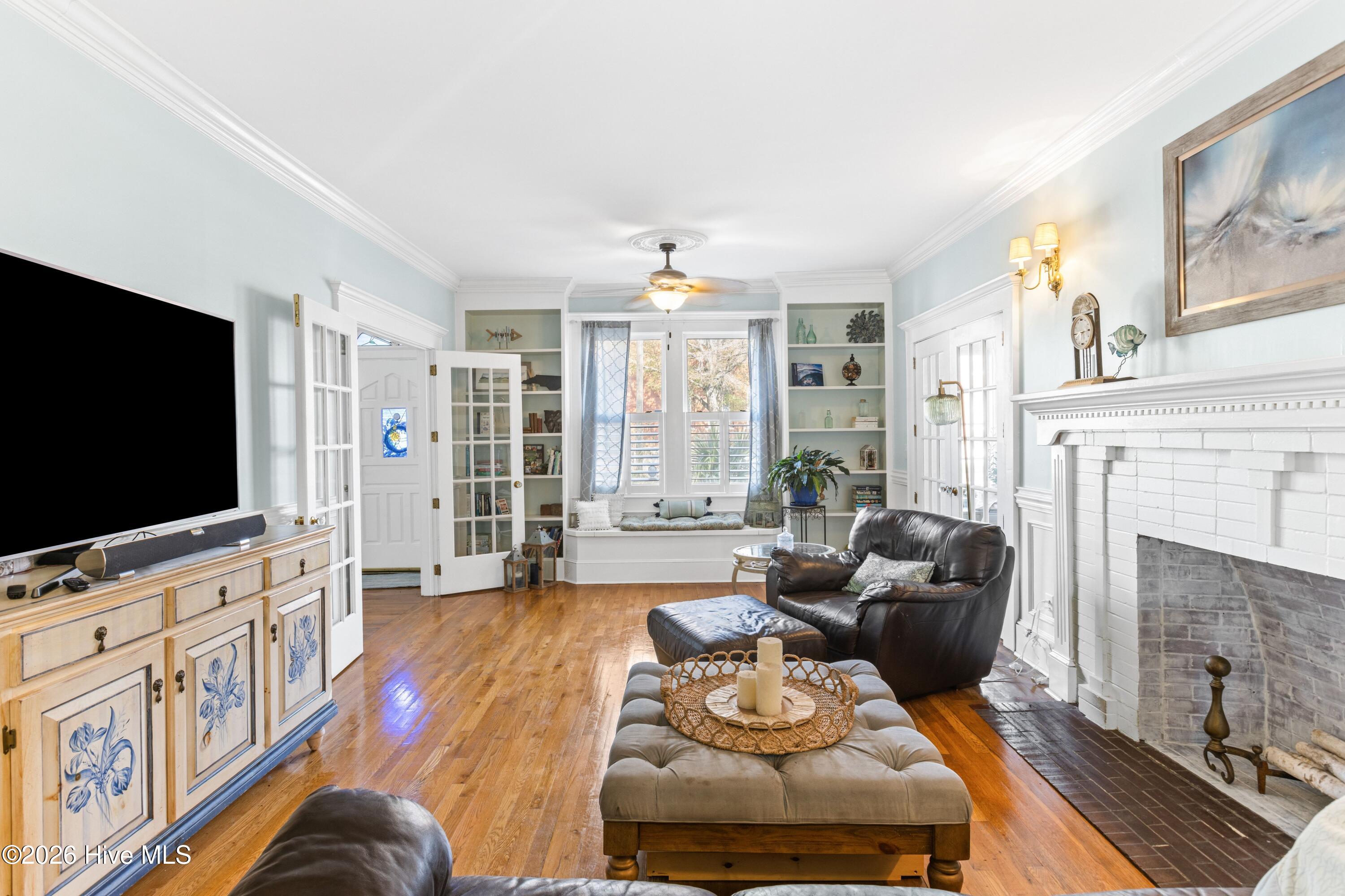 100560142 | Photo 15