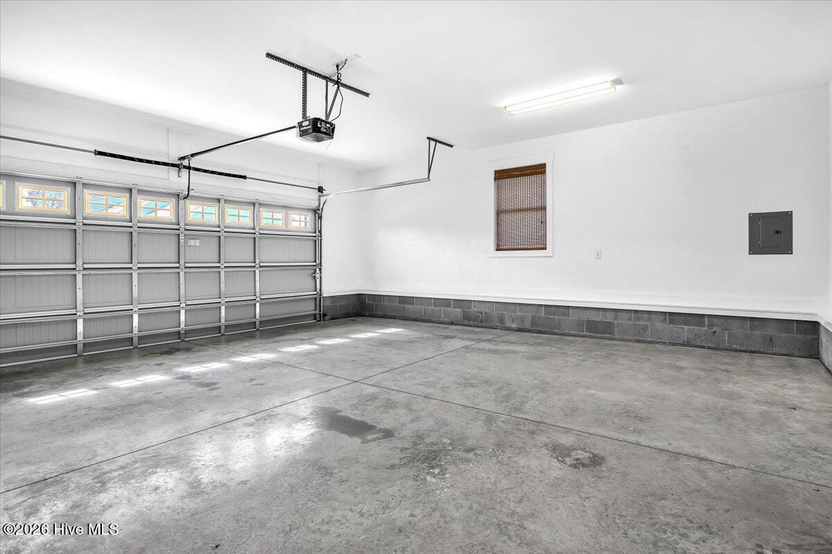 100558839 | Photo 59