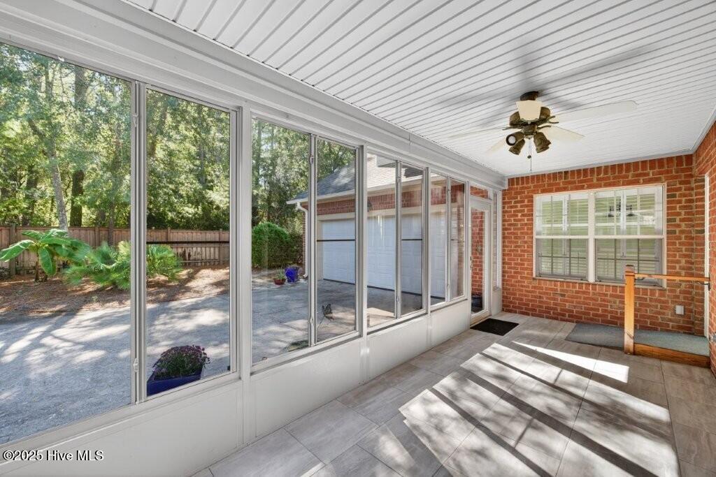 100535369 | Photo 33