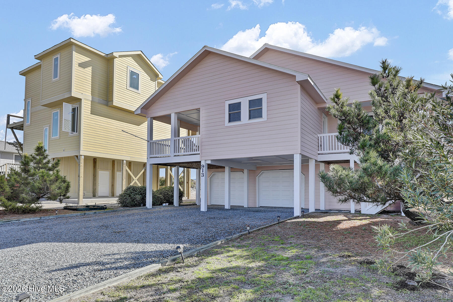 100548682 | Photo 45