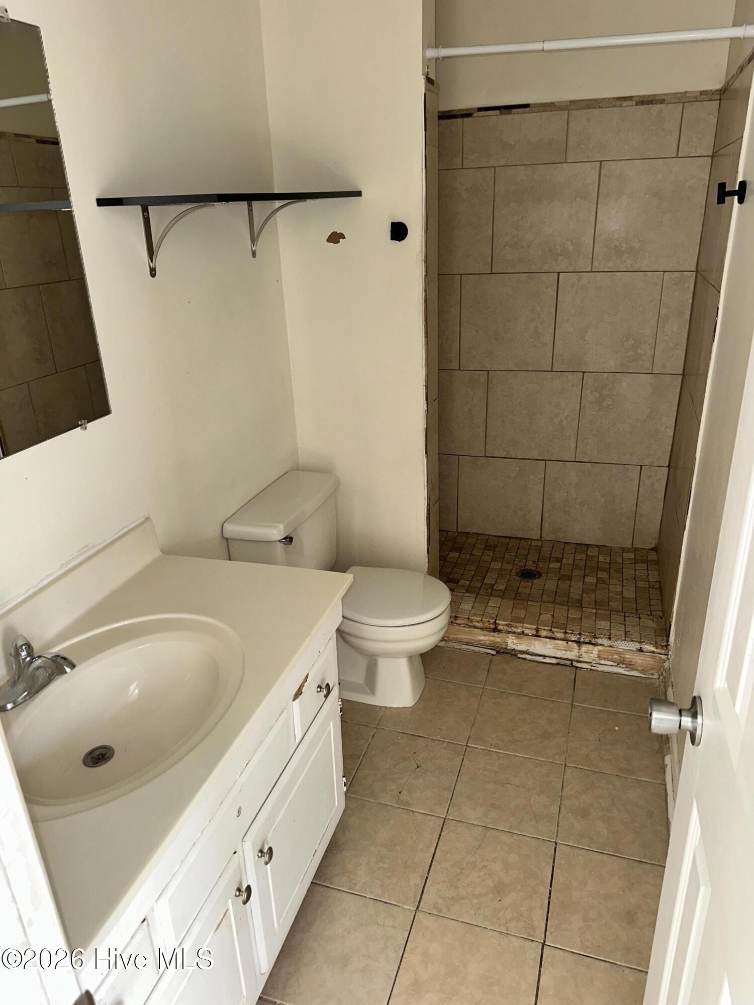 100568099 | Photo 20