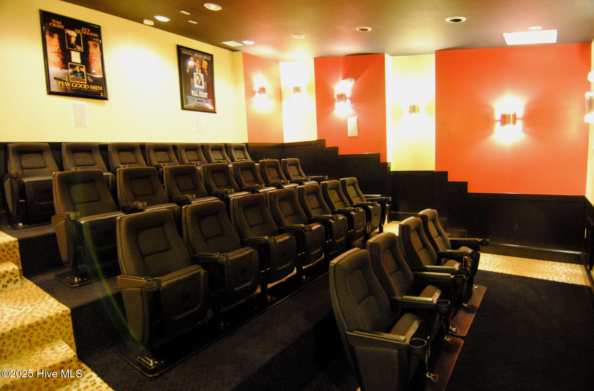 100536723 | Photo 61