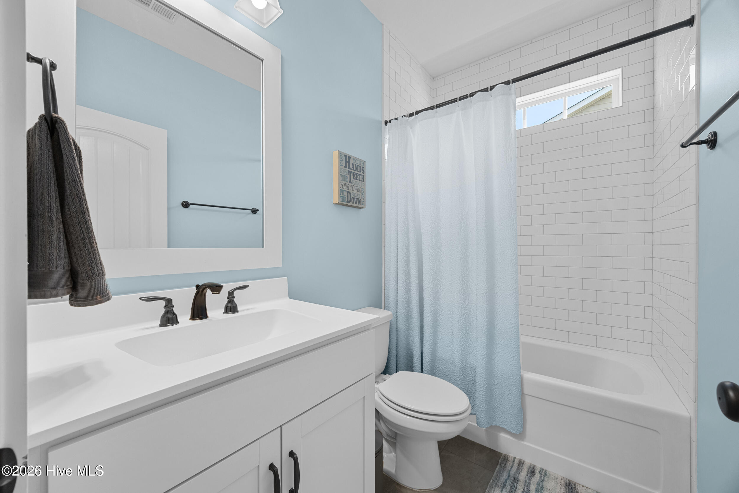 100564447 | Photo 28