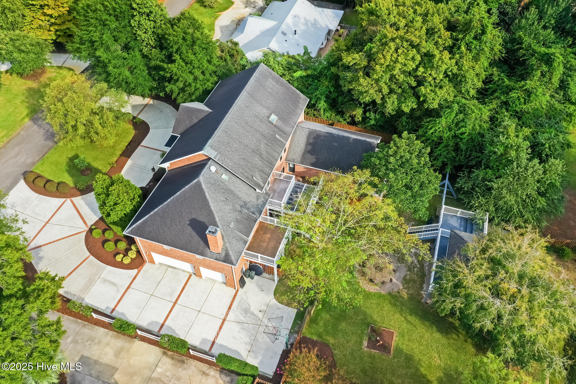 100532044 | Photo 60