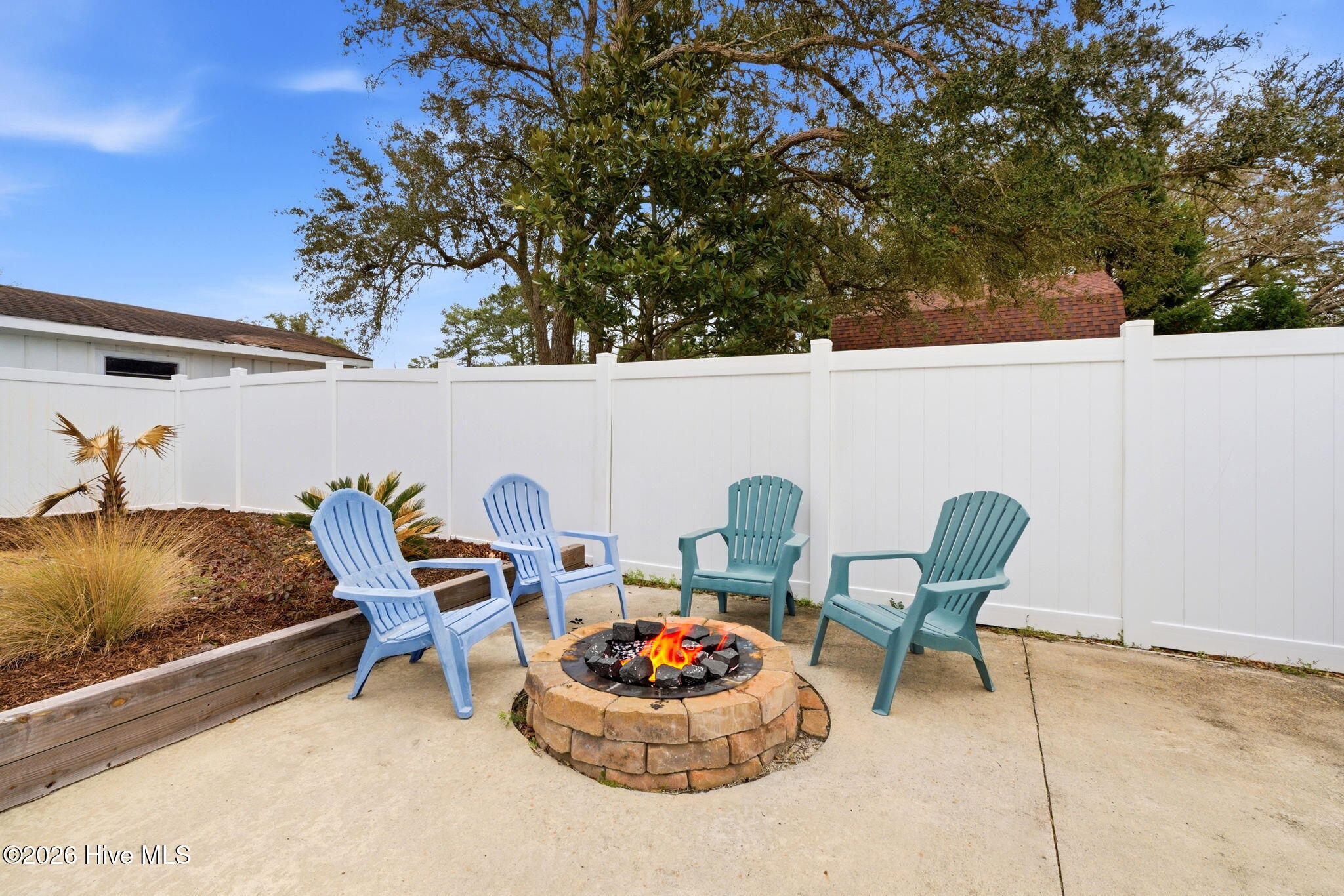 100557062 | Photo 35