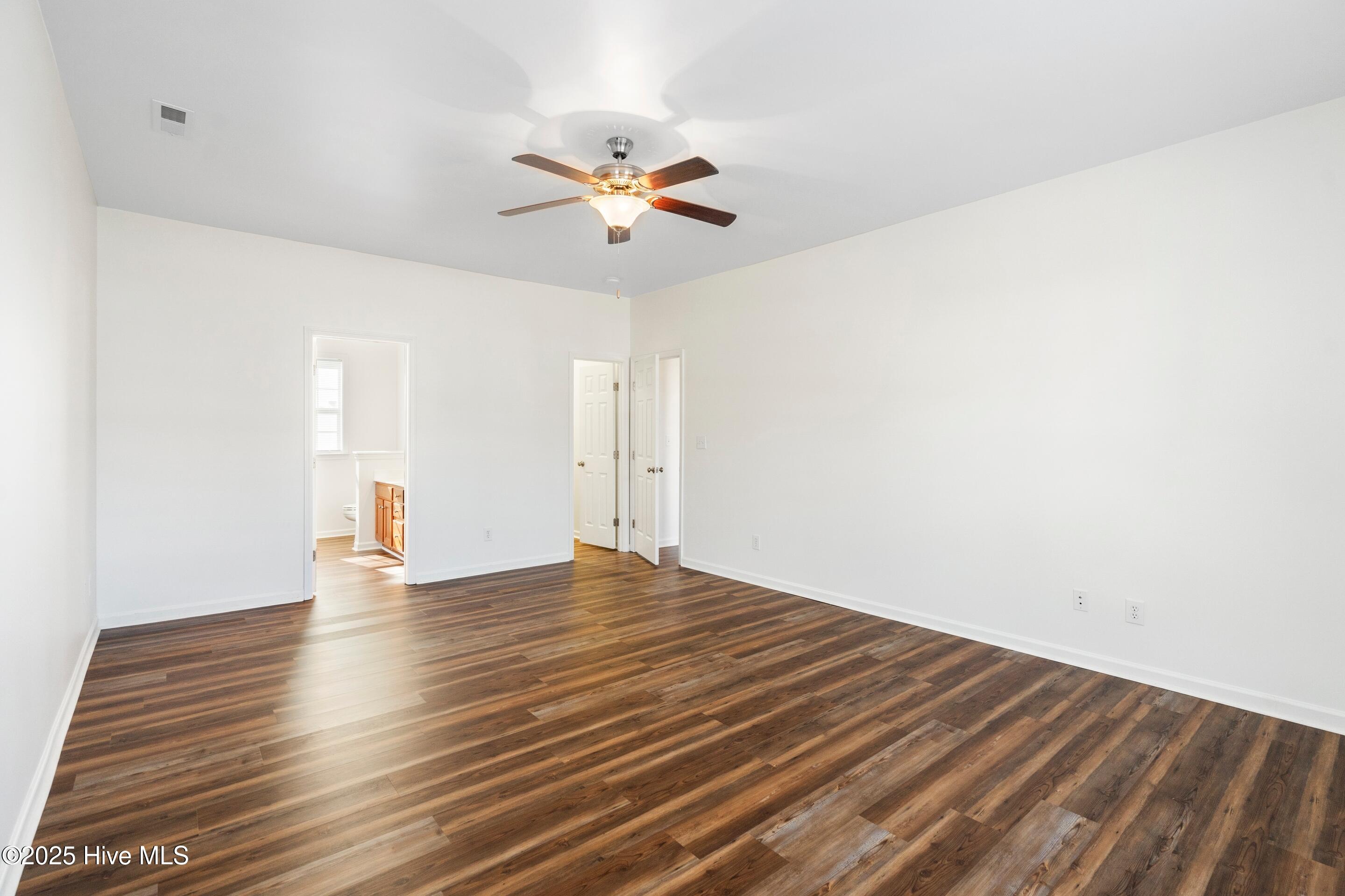 100542341 | Photo 38