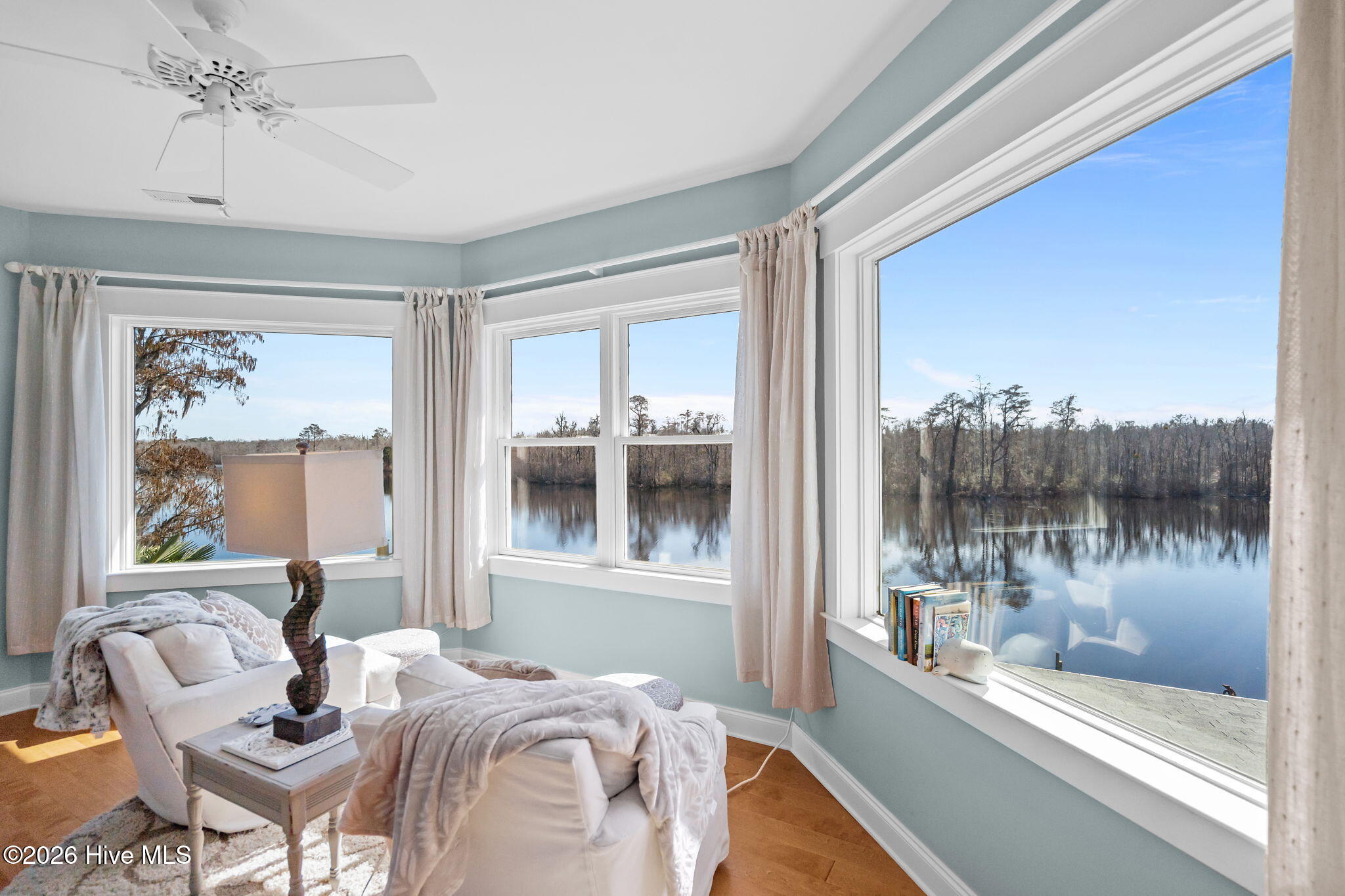 100555800 | Photo 36