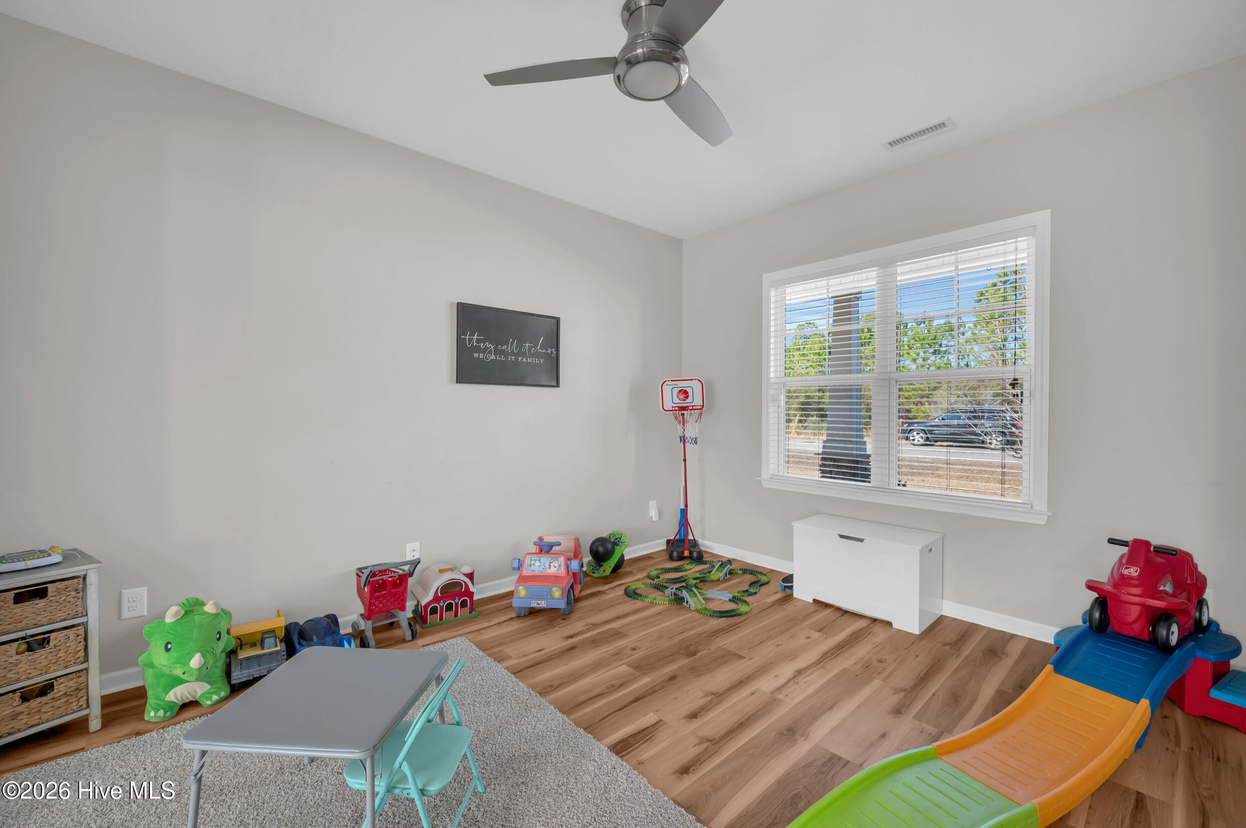 100550798 | Photo 12