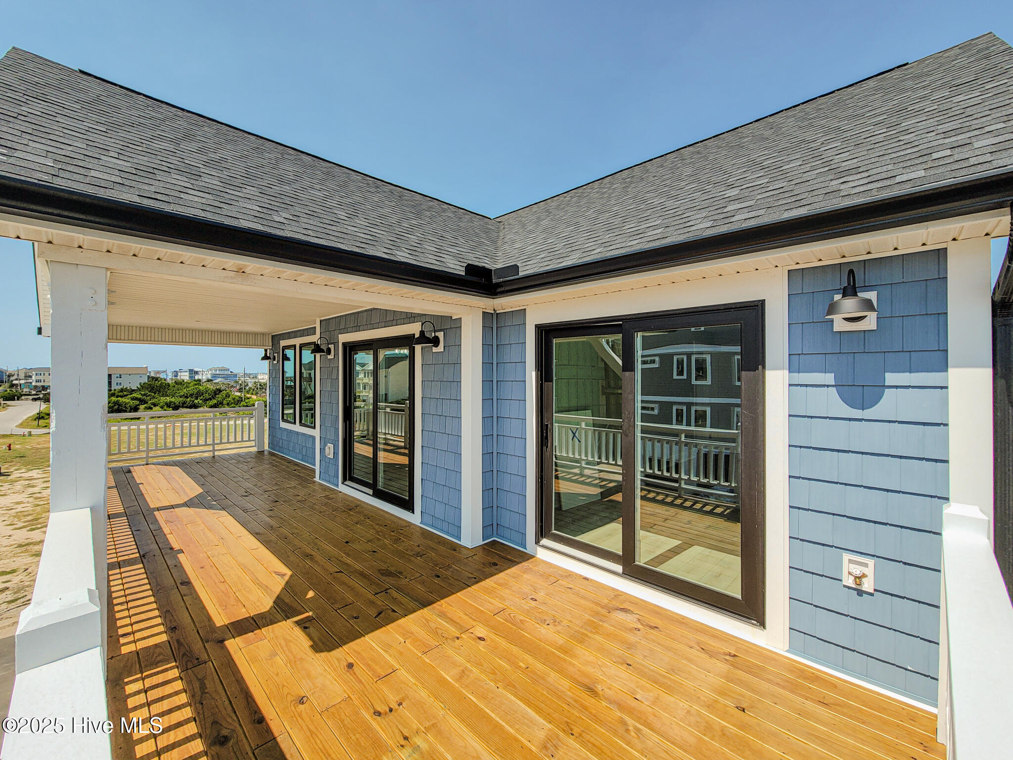 100517147 | Photo 15