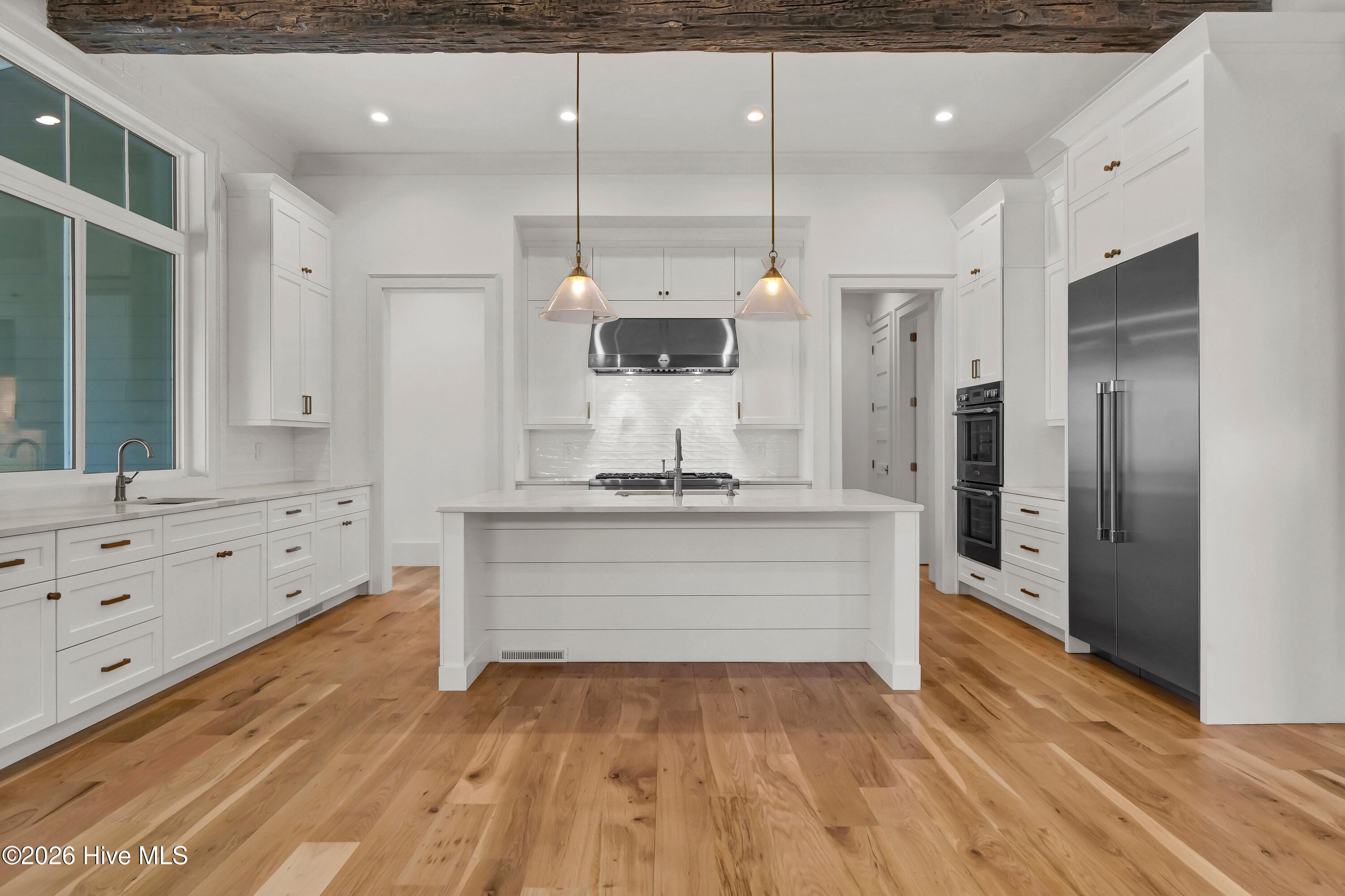 100553648 | Photo 15