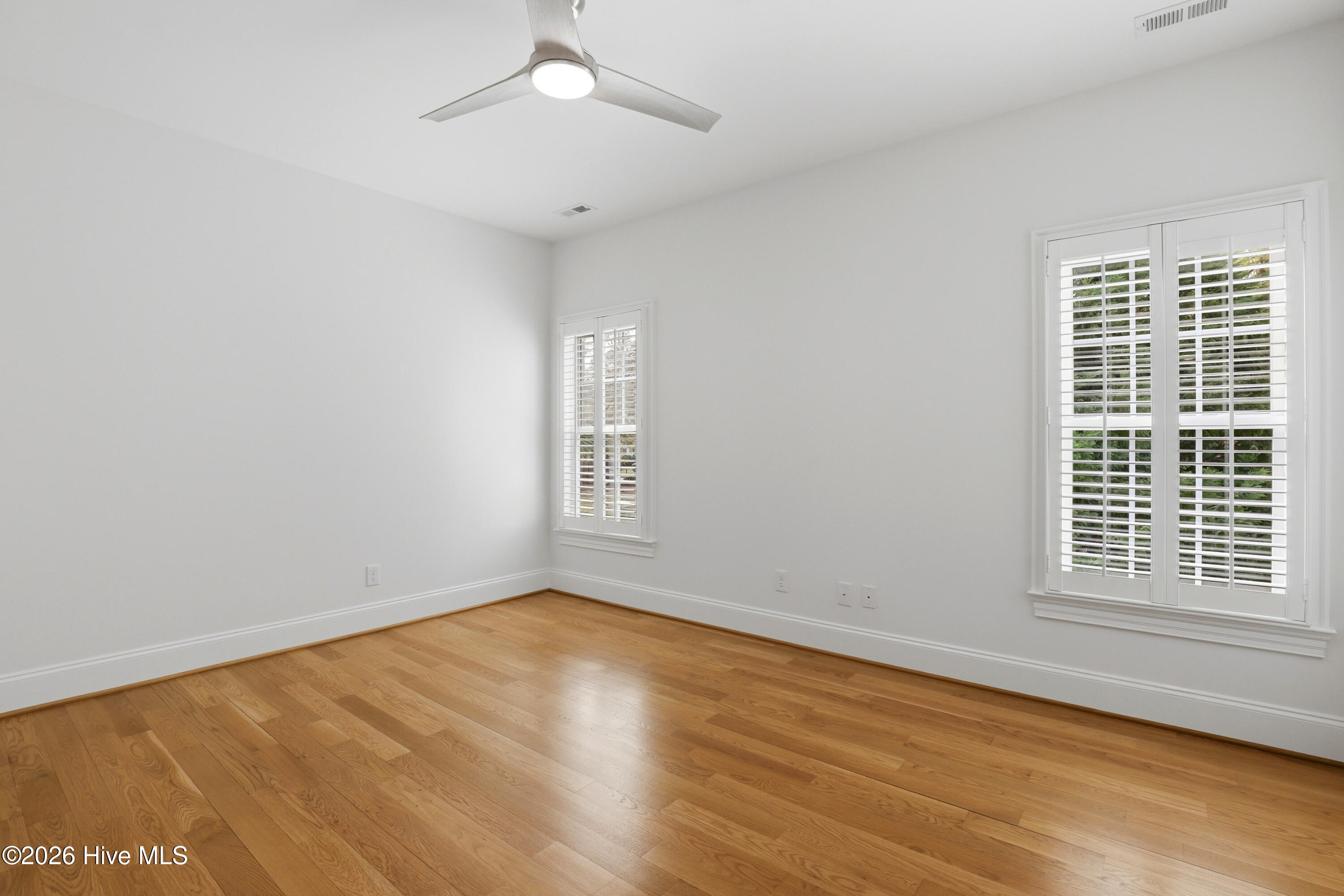 100562697 | Photo 33