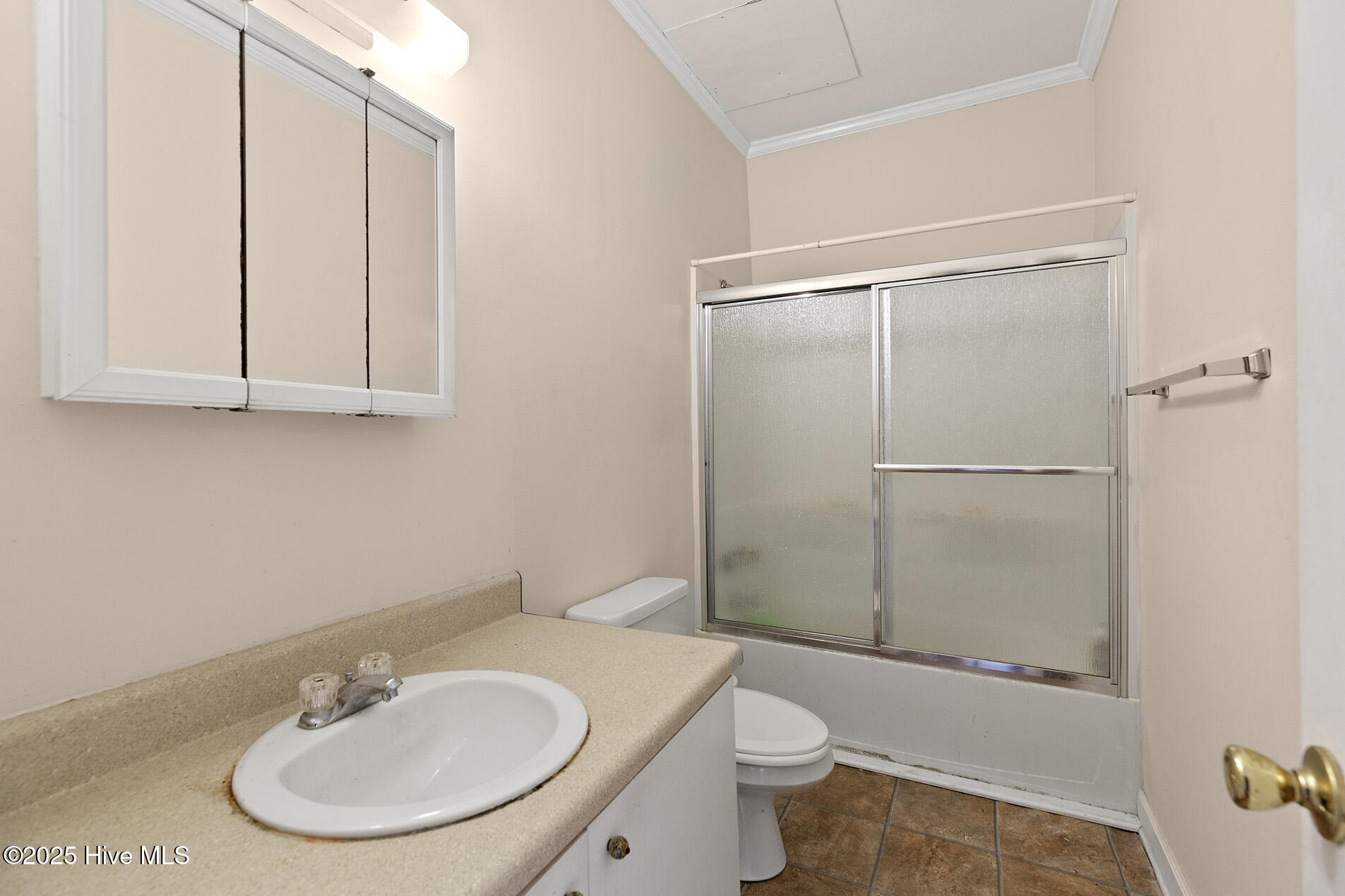 100544261 | Photo 24