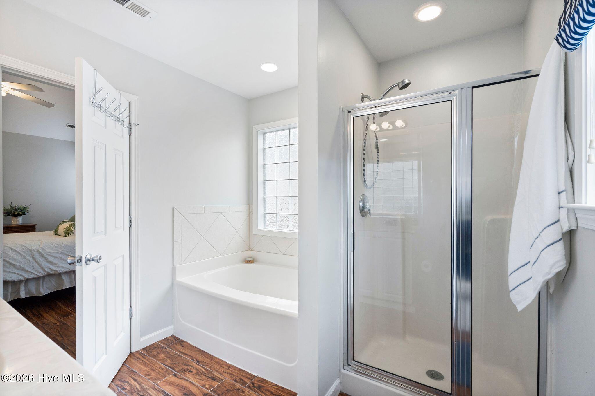 100557294 | Photo 29