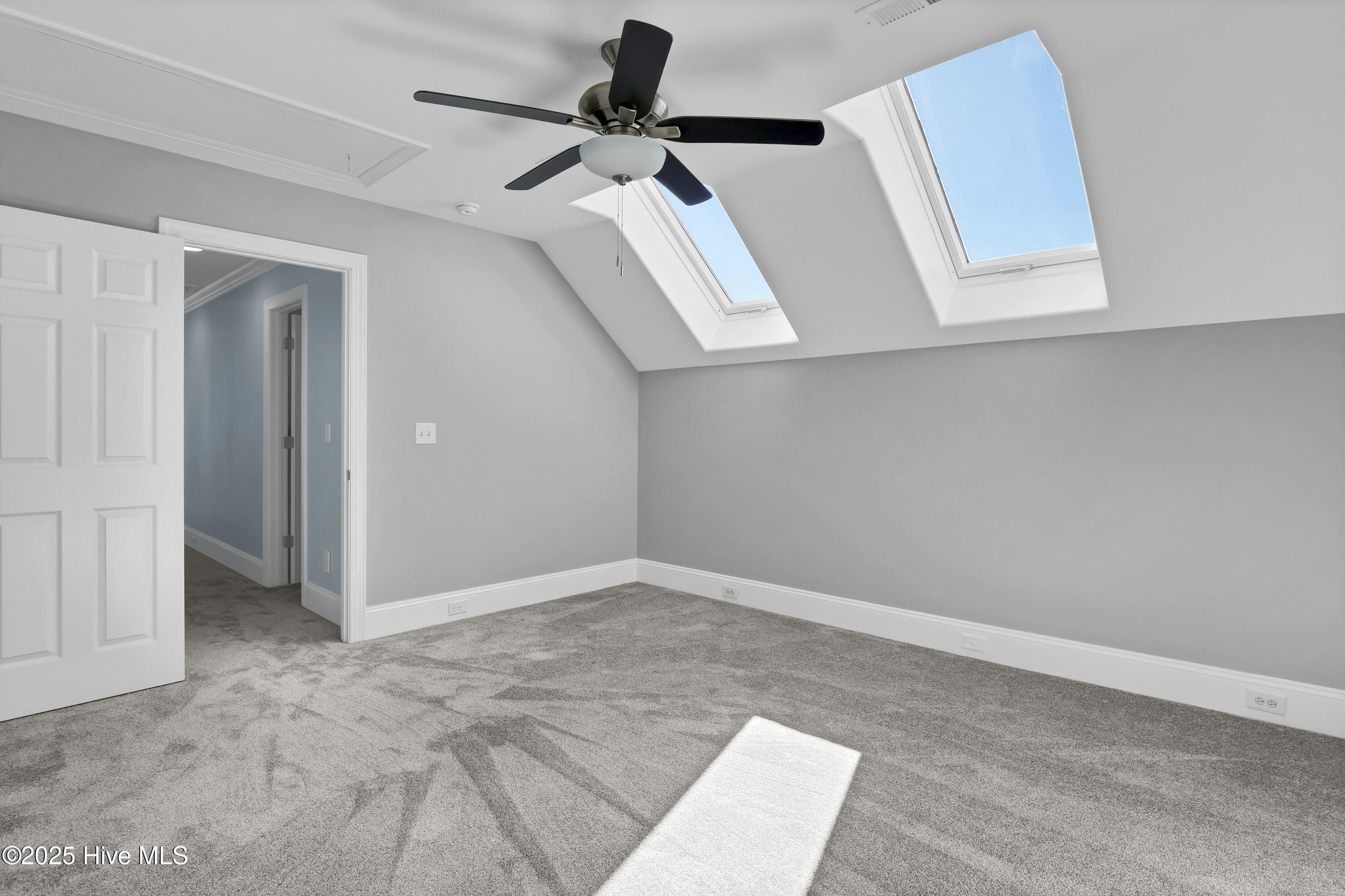 100547030 | Photo 29