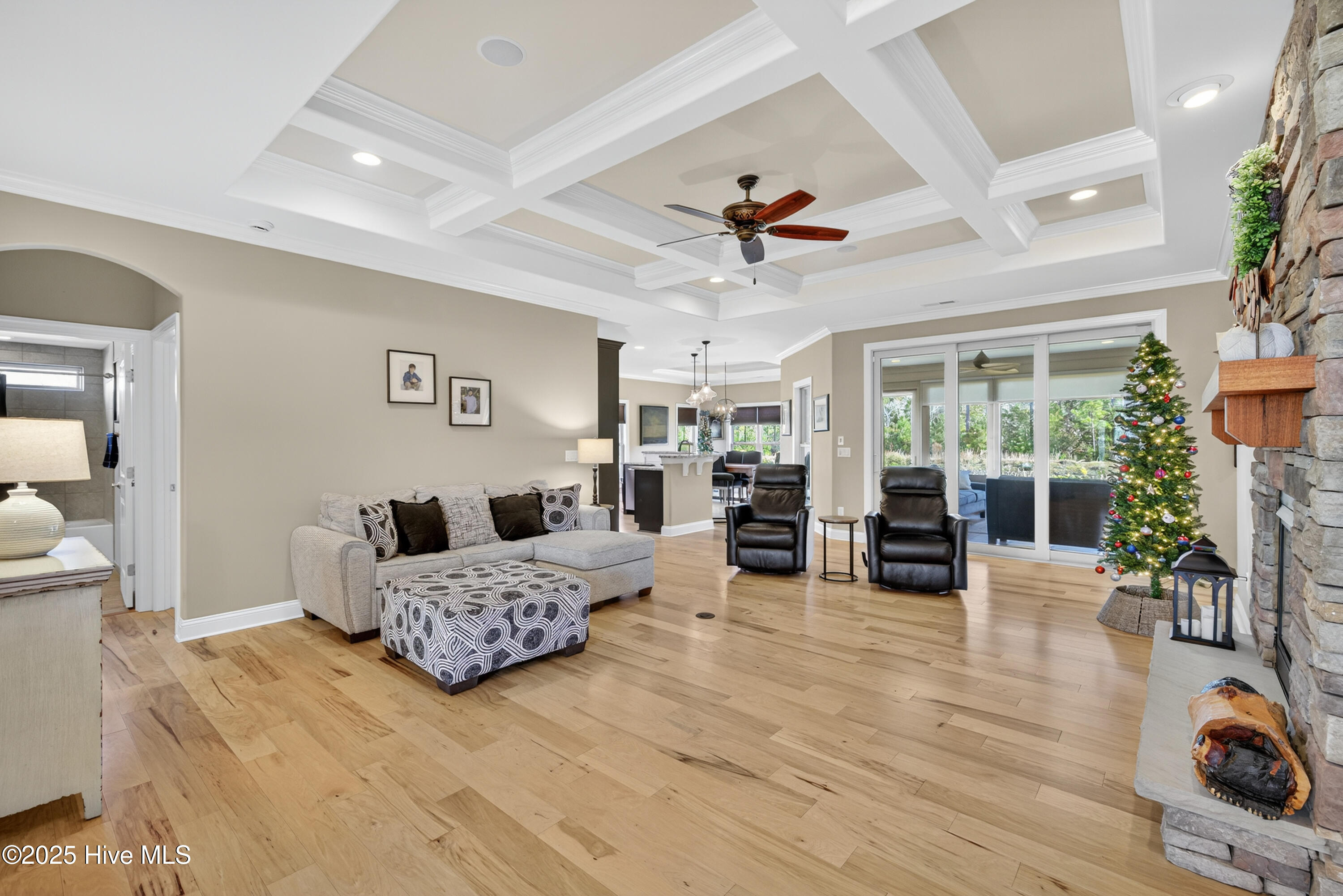 100541240 | Photo 17