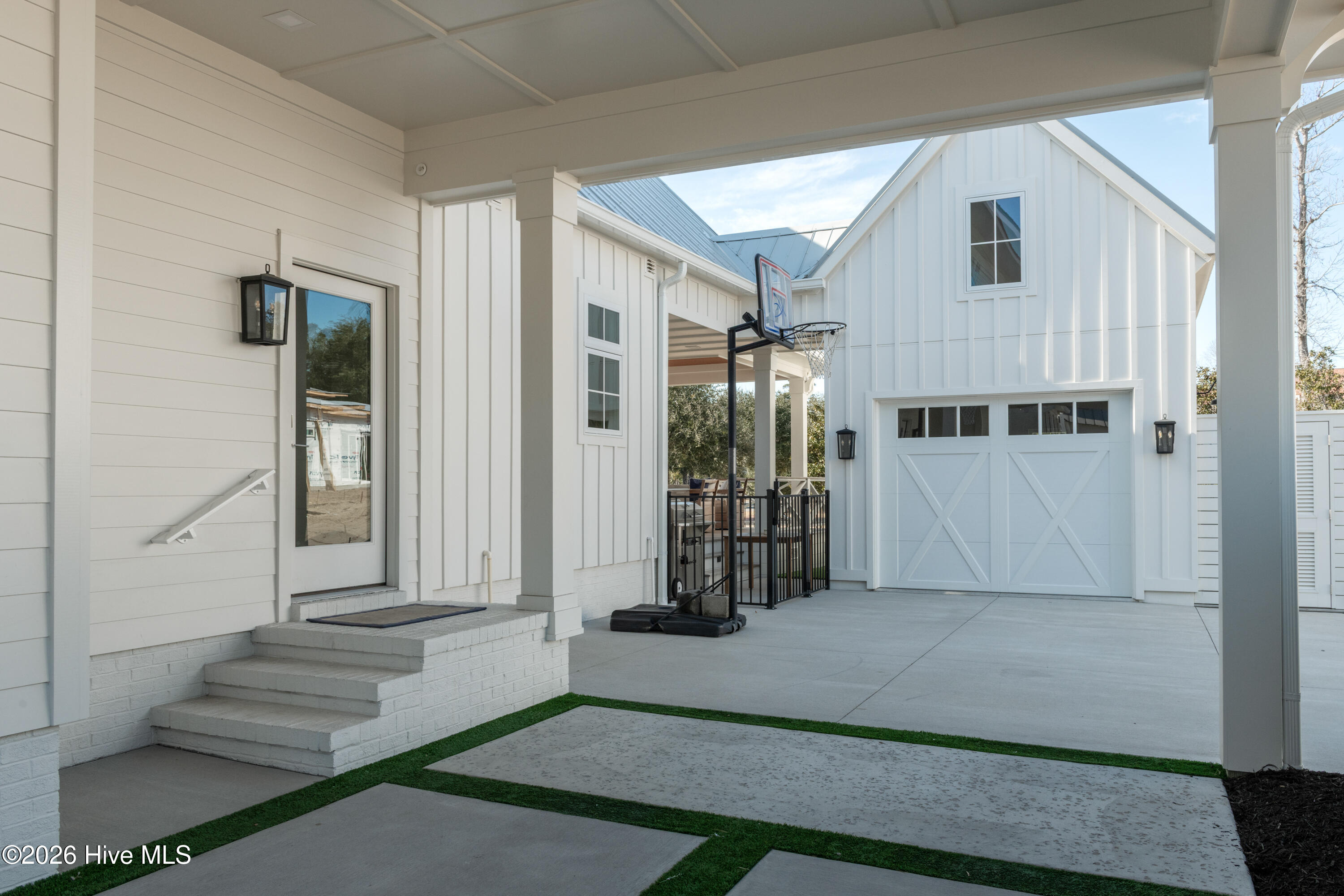 100553273 | Photo 38