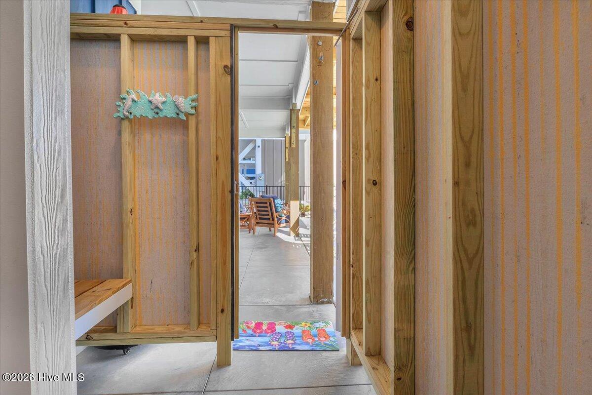 100565716 | Photo 56