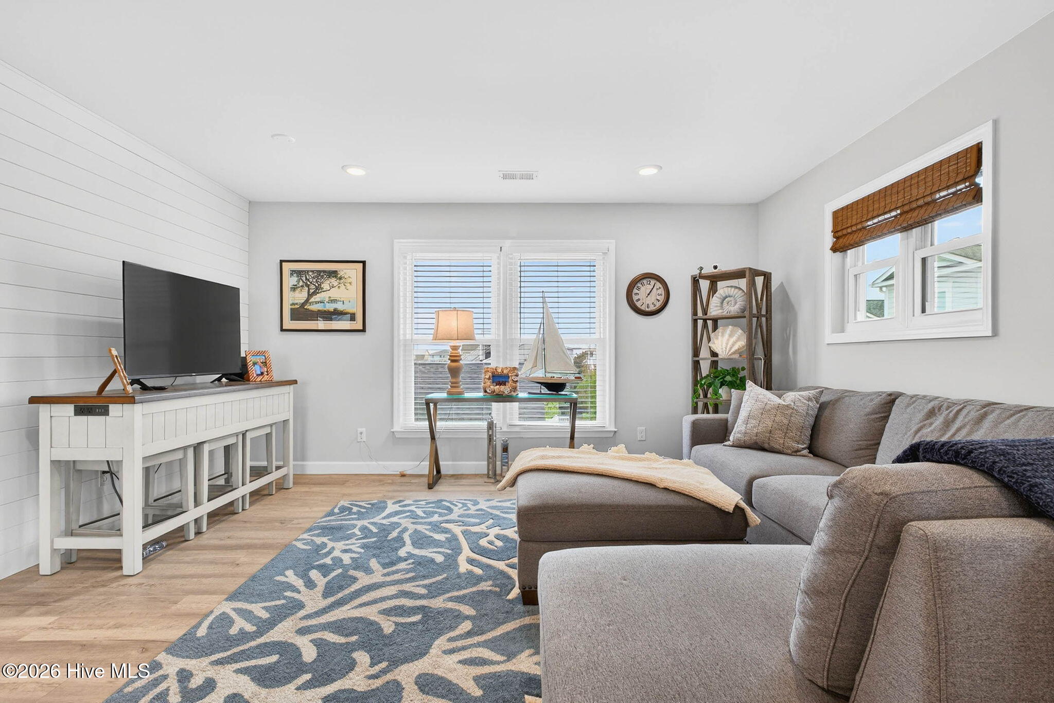 100565816 | Photo 32