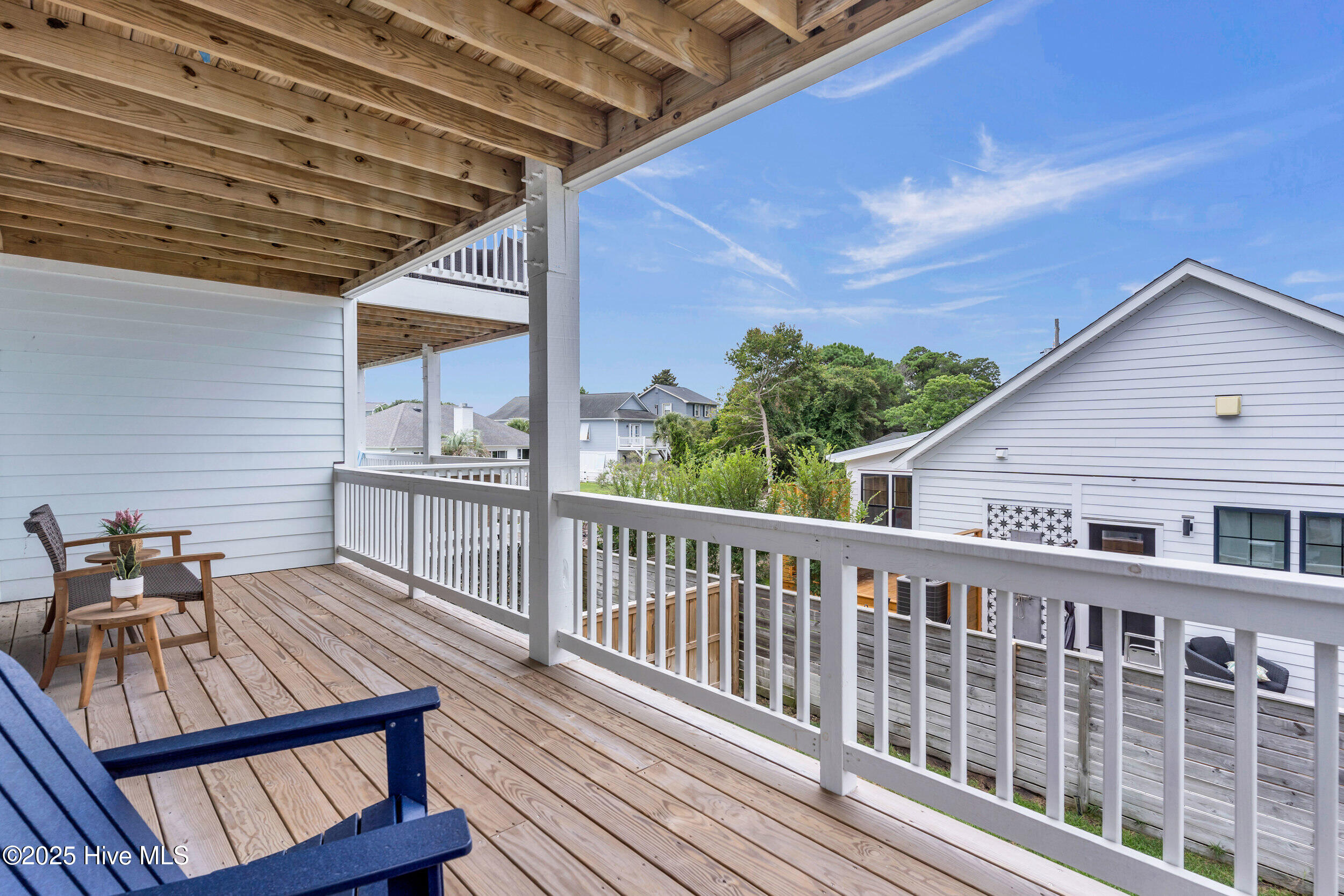 100565755 | Photo 34